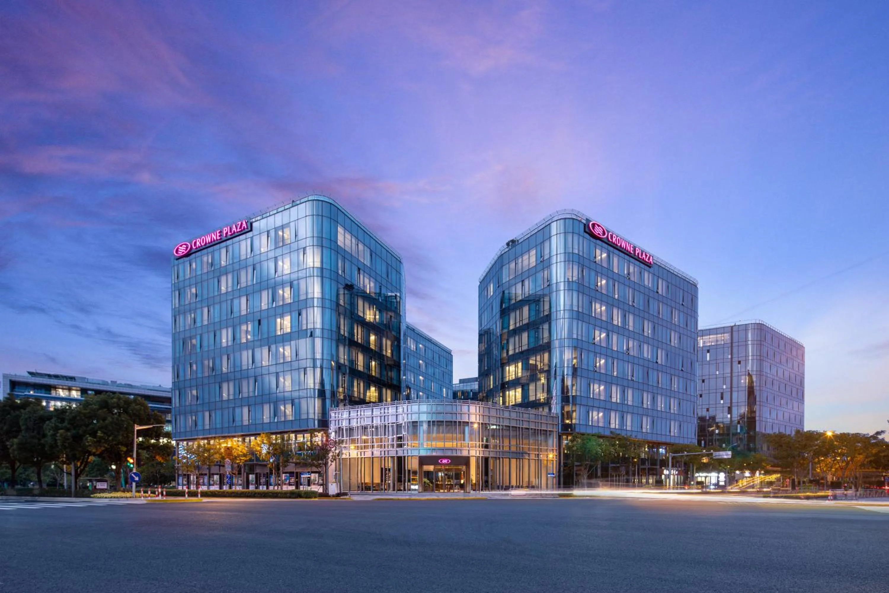 Property building in Crowne Plaza Shanghai Hongqiao by IHG
