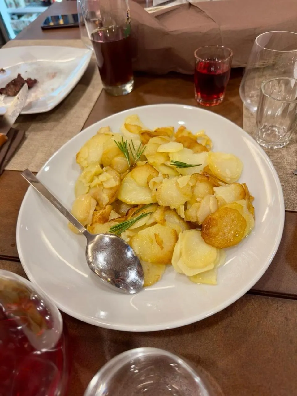 Restaurant/places to eat in Ci Thorno Hotel