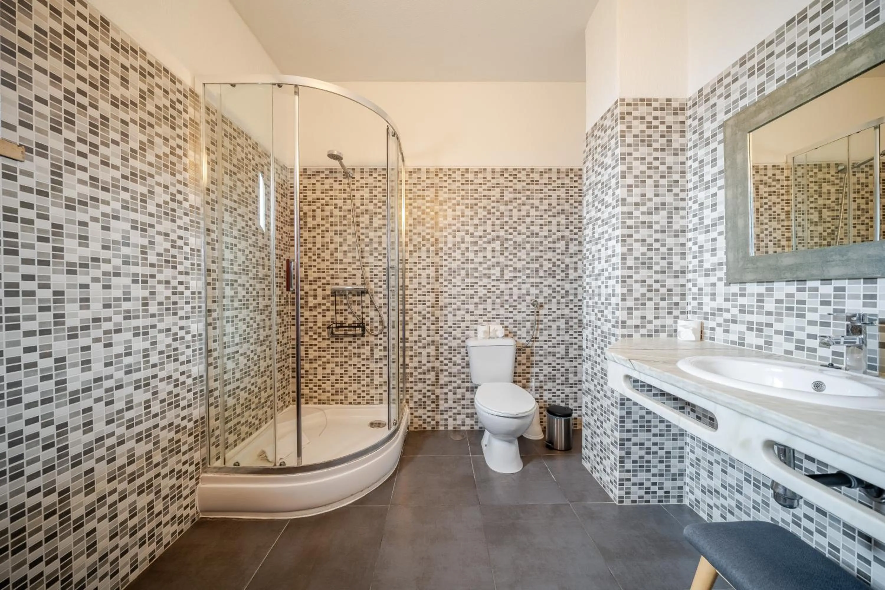 Toilet in Bellavista Jardim By BeGuest