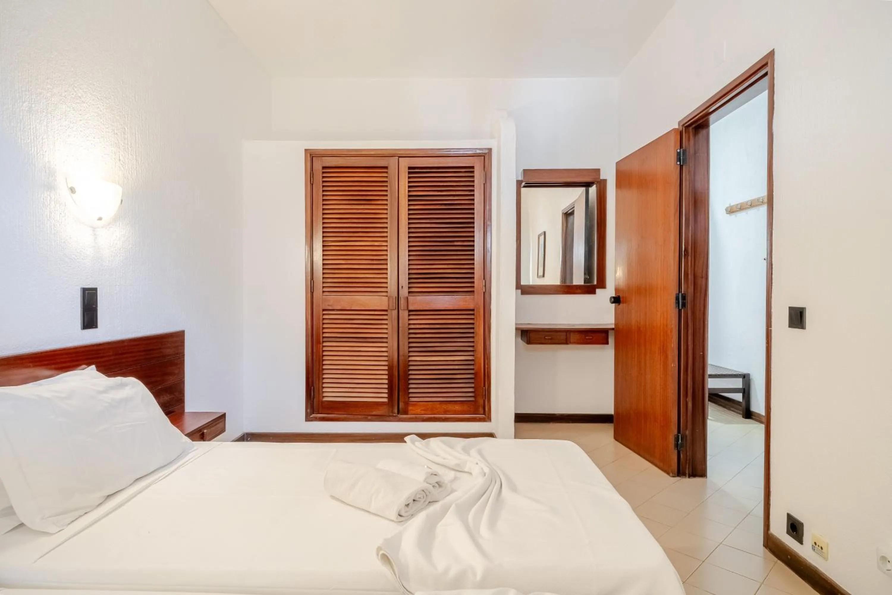 Bedroom, Bed in Bellavista Jardim By BeGuest