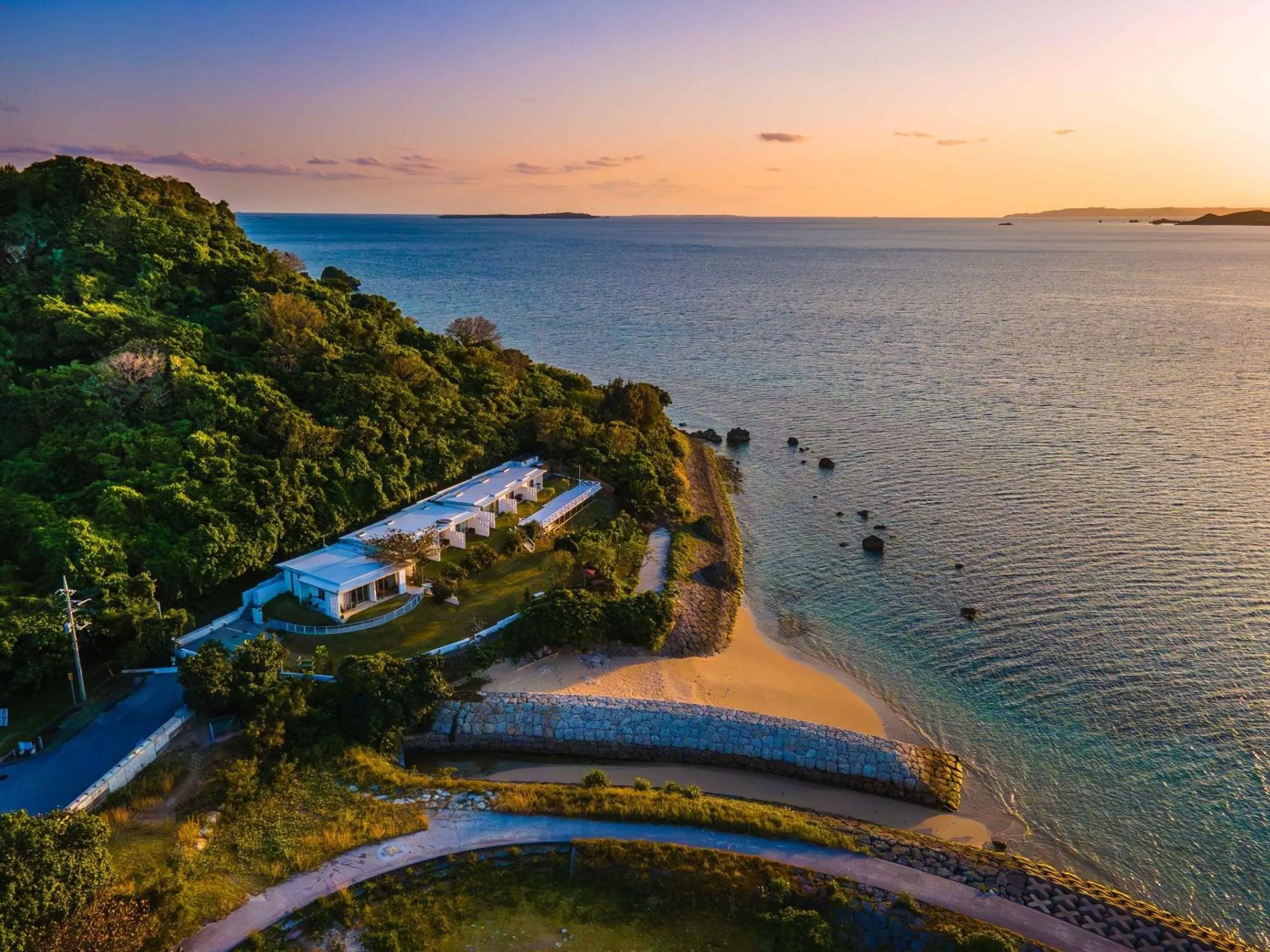 Property building in 413 Hamahiga Hotel＆Cafe