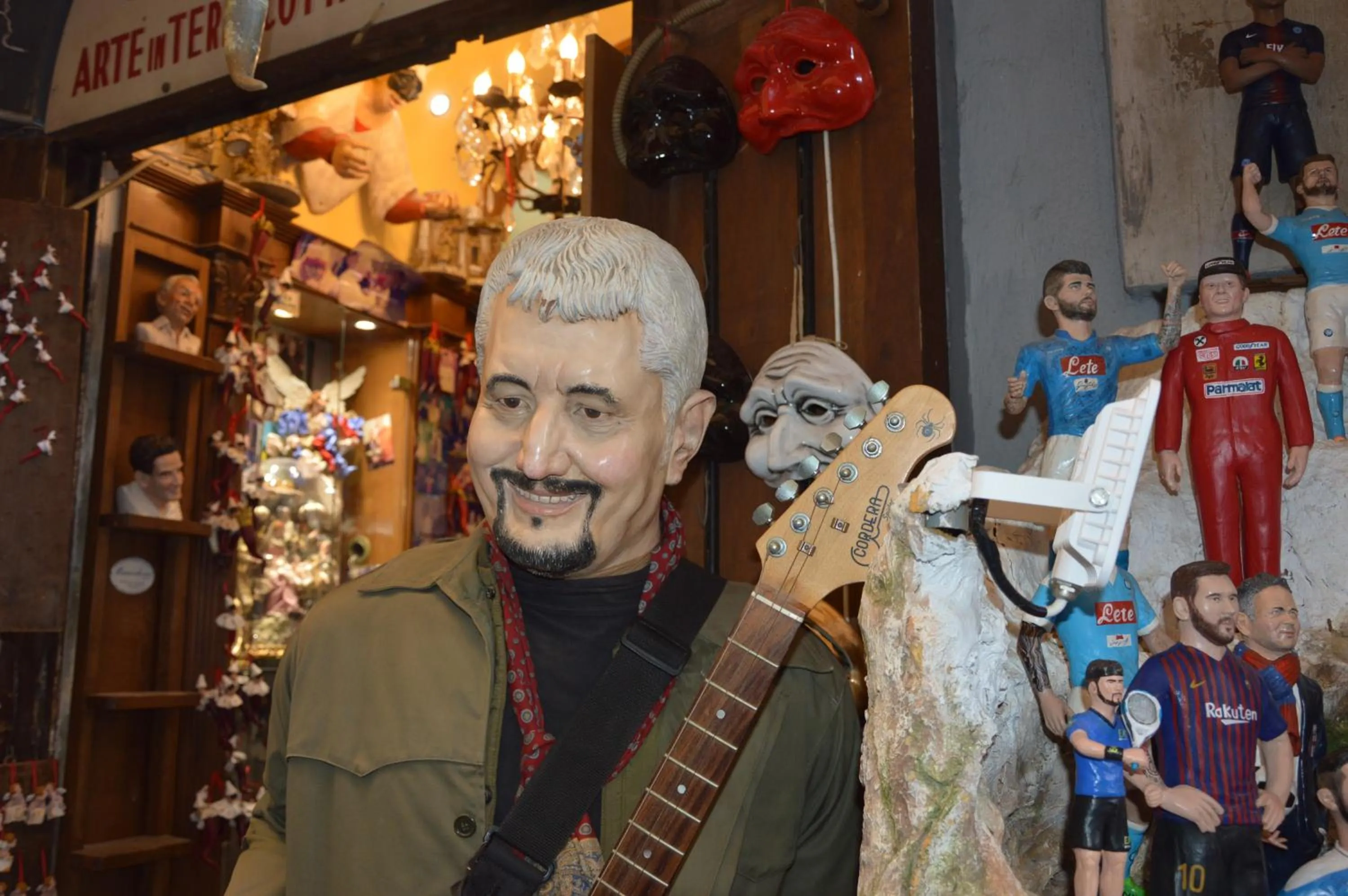 Property building in Duomo View Naples