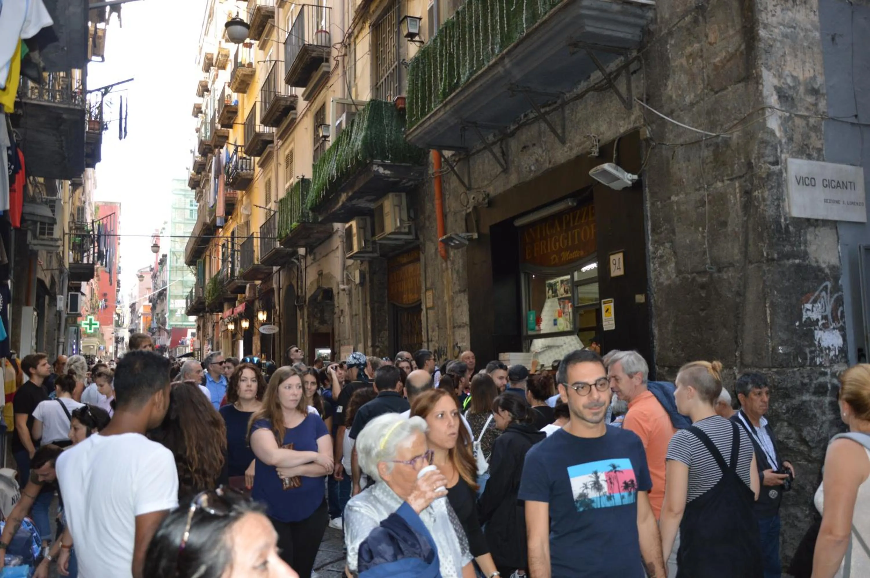 Property building in Duomo View Naples