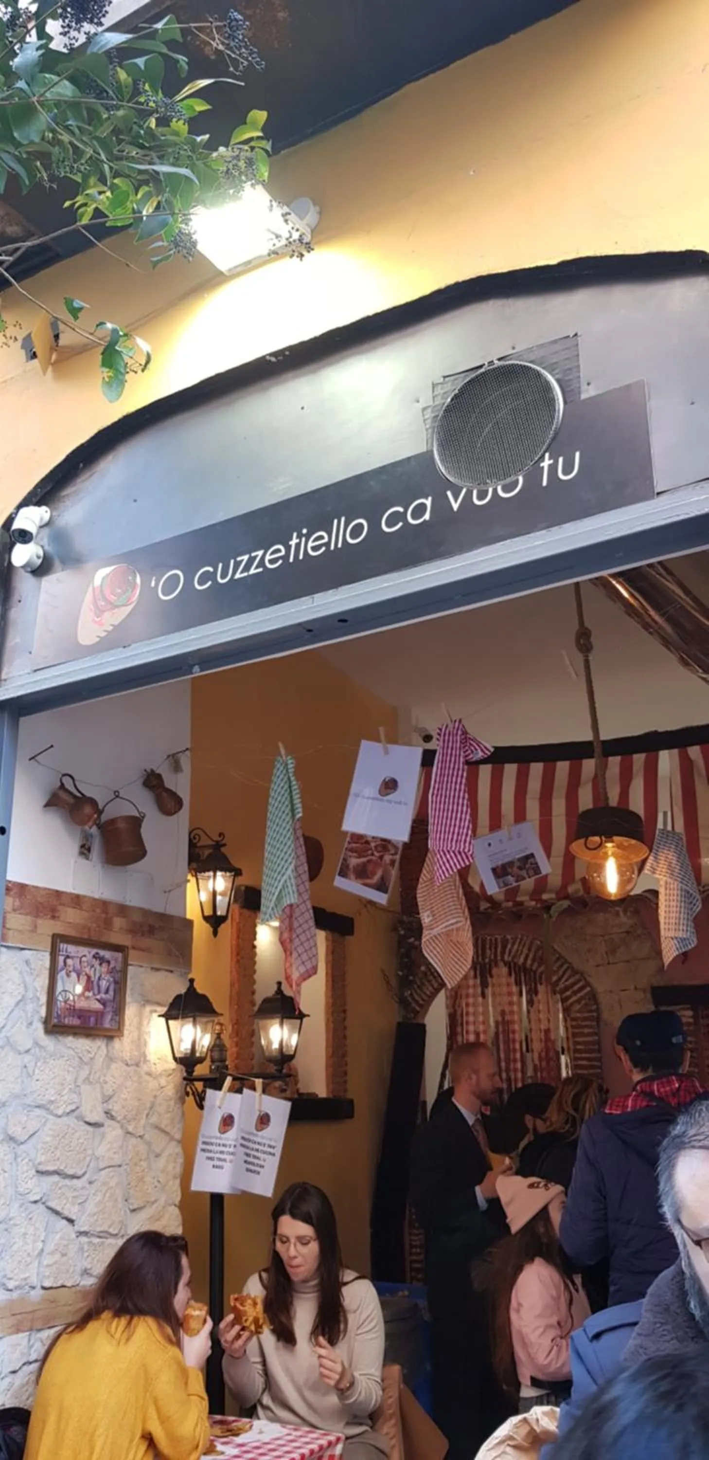 Property building in Duomo View Naples