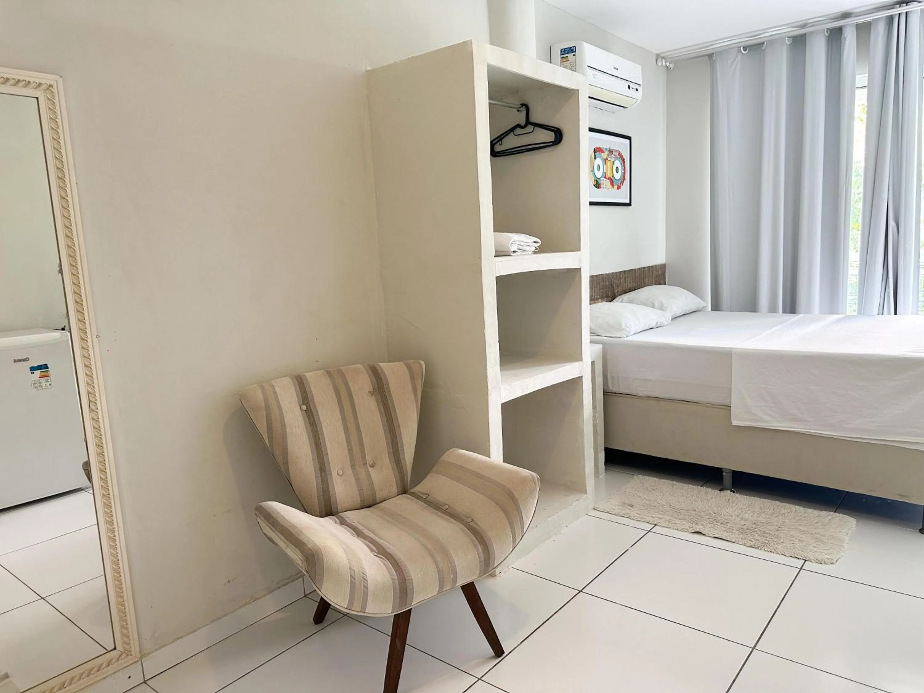 Property building, Bed in Hotel Oiticica