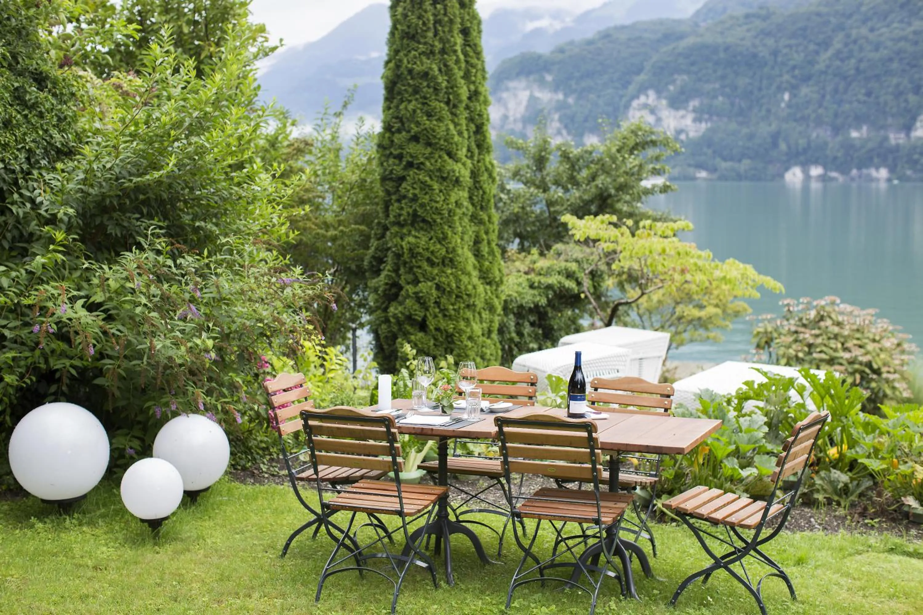 Restaurant/places to eat in Flyhof