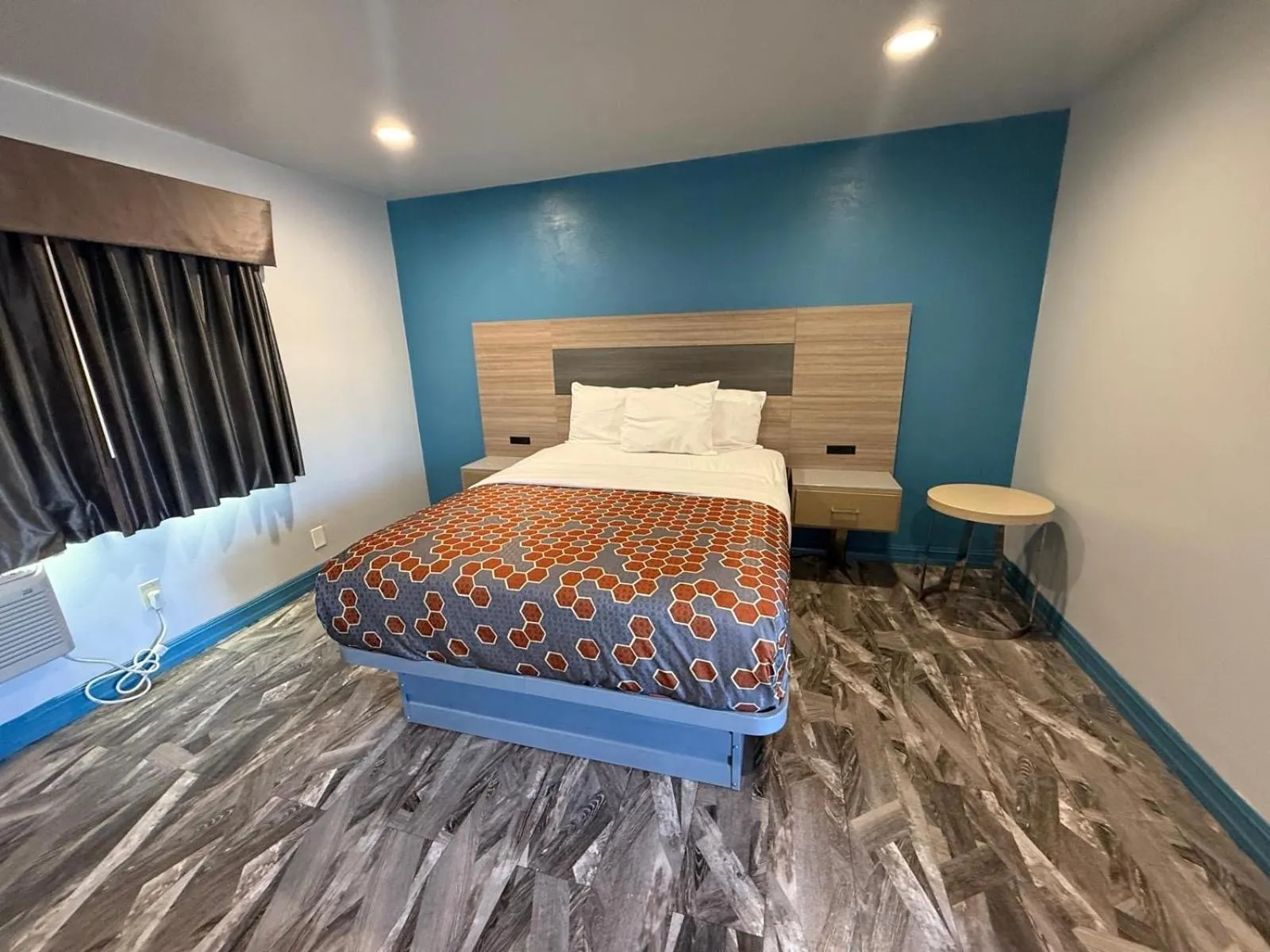 Photo of the whole room, Bed in Travel Inn Motel