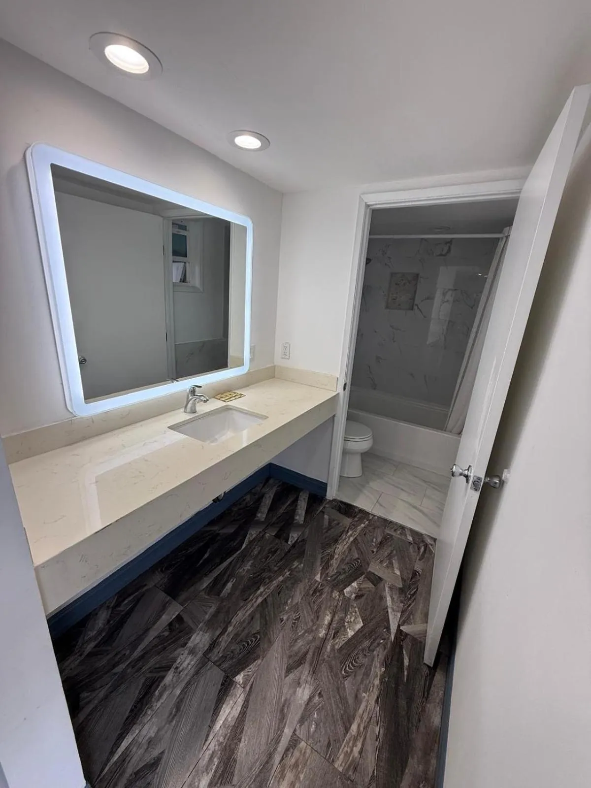 Bathroom in Travel Inn Motel