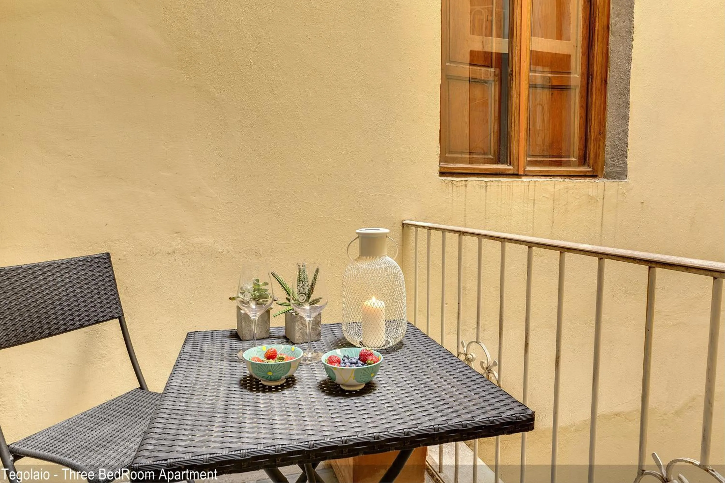 Balcony/Terrace in Tegolaio Apartments by Mamo Florence