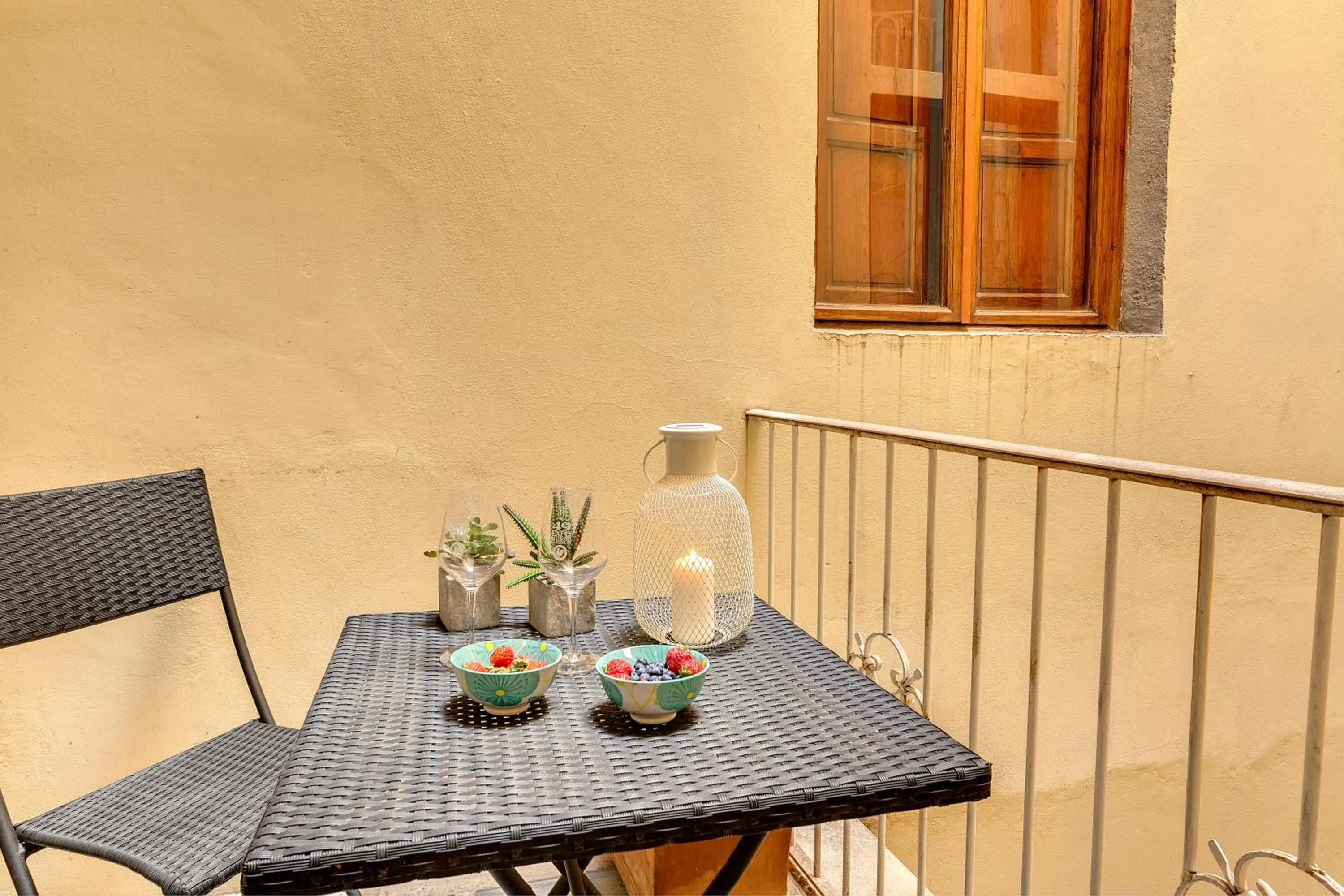 Balcony/Terrace in Tegolaio Apartment by Mamo Florence