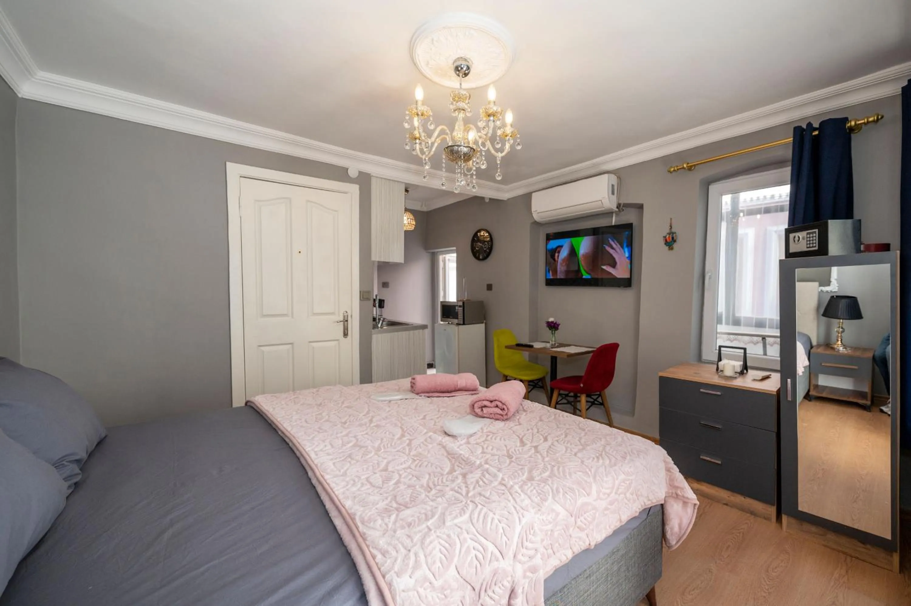 Bed in MYMOON Residence