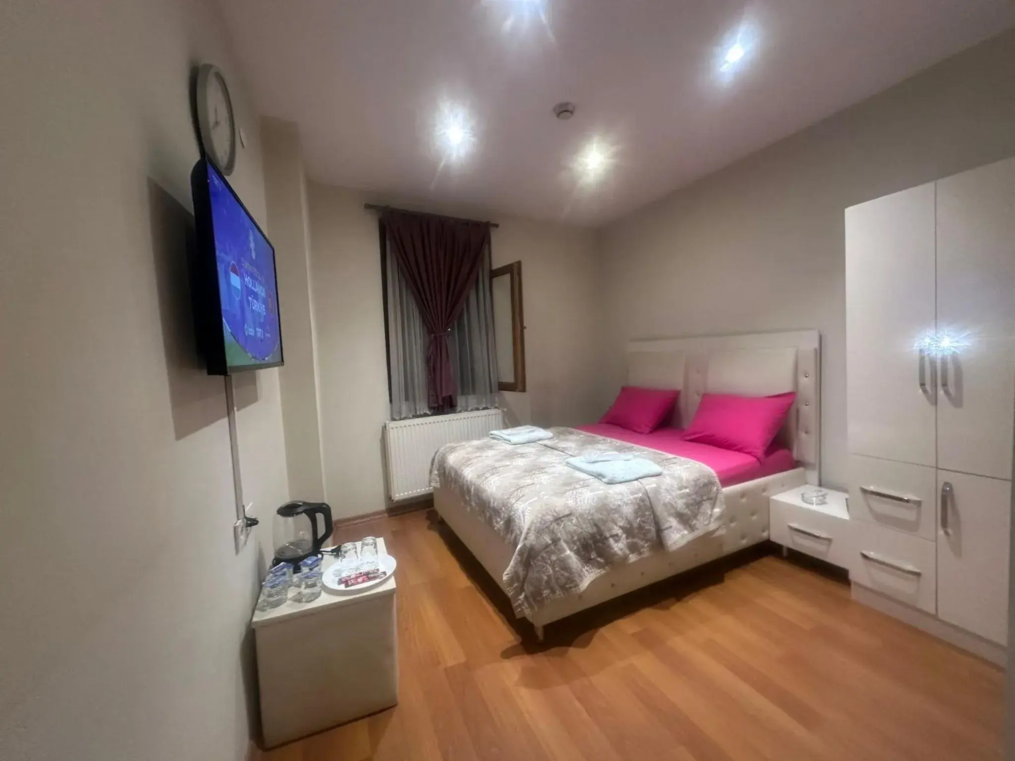 Small Double Room in MYMOON Residence Small Double Room in MYMOON Residence