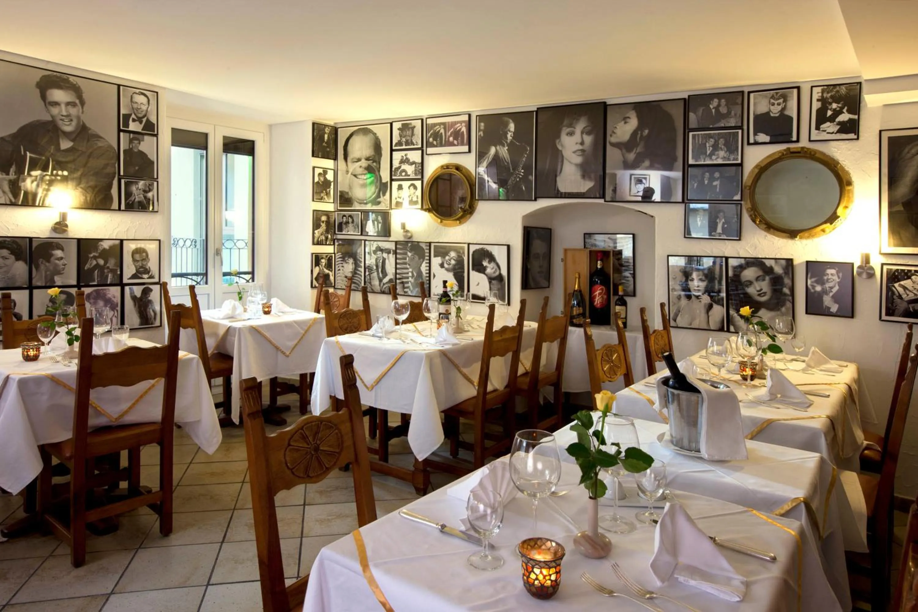 Business facilities in Hotel America