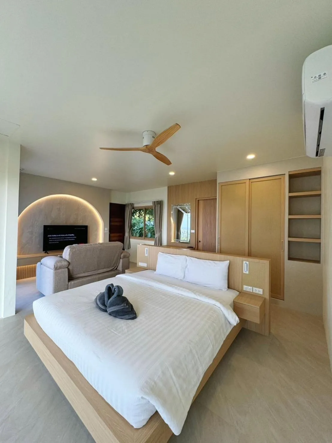 Bed in High Life Villas
