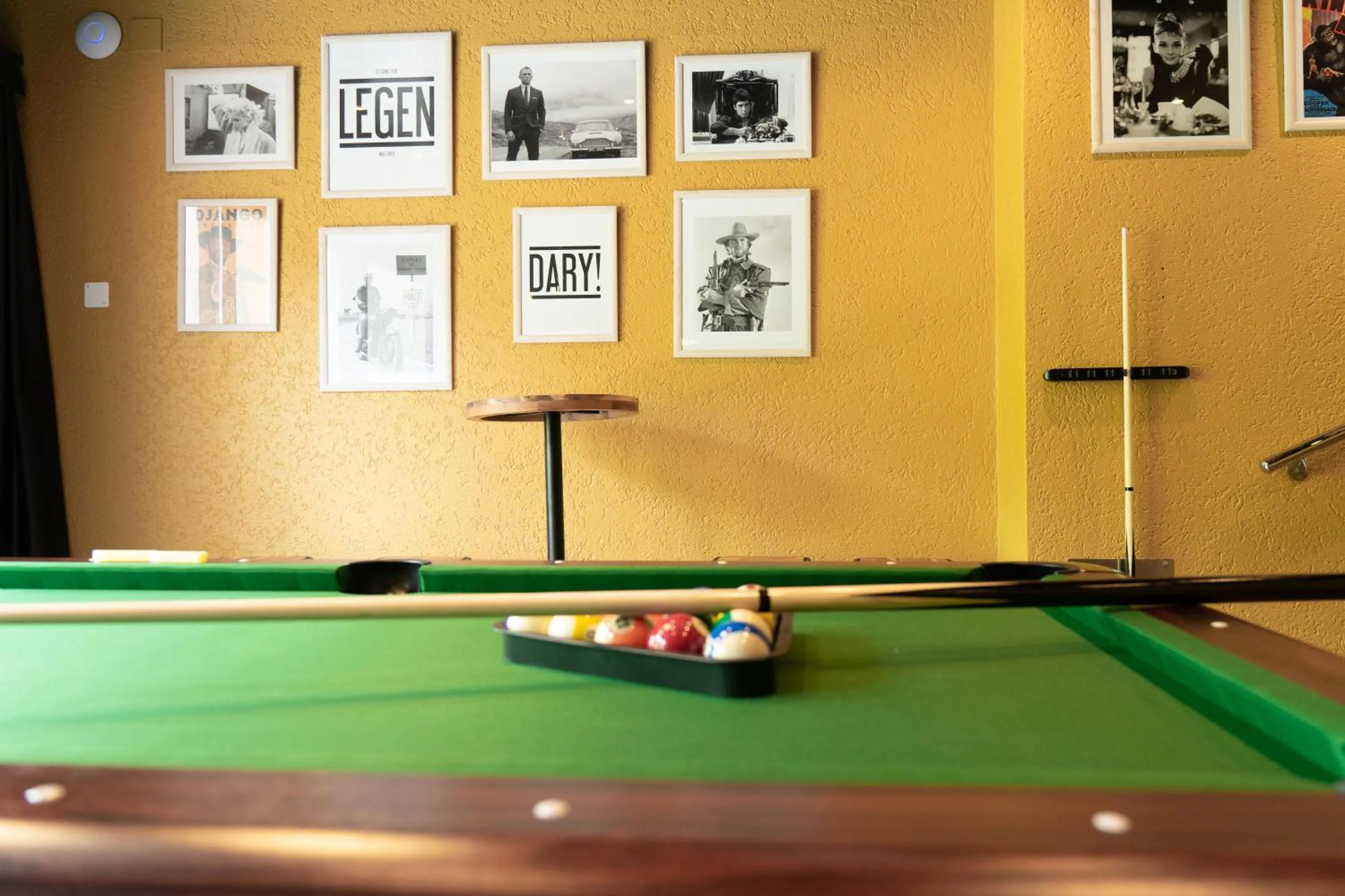 Billiard in Hotel Säntis Lodge