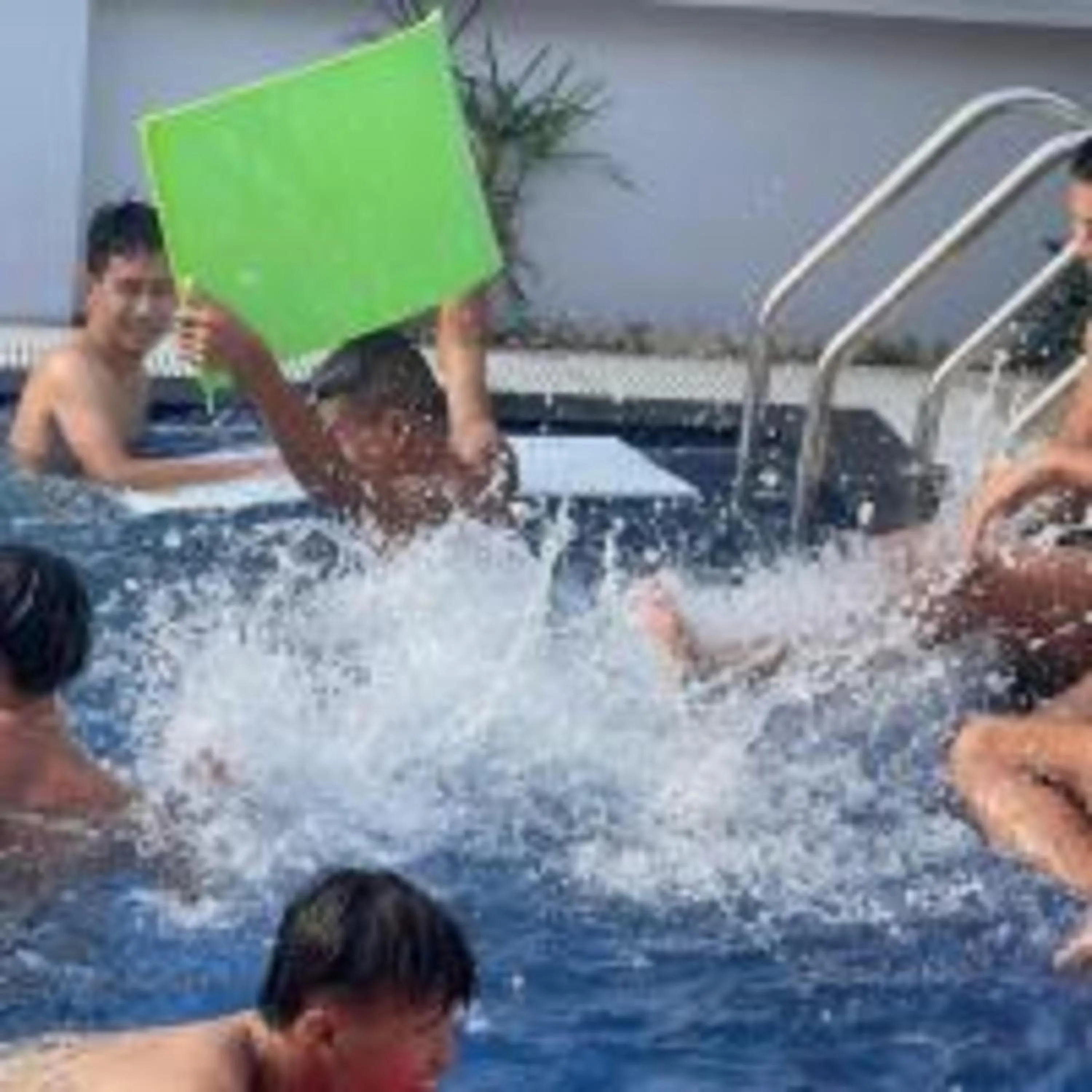 Swimming pool in Window Homestay