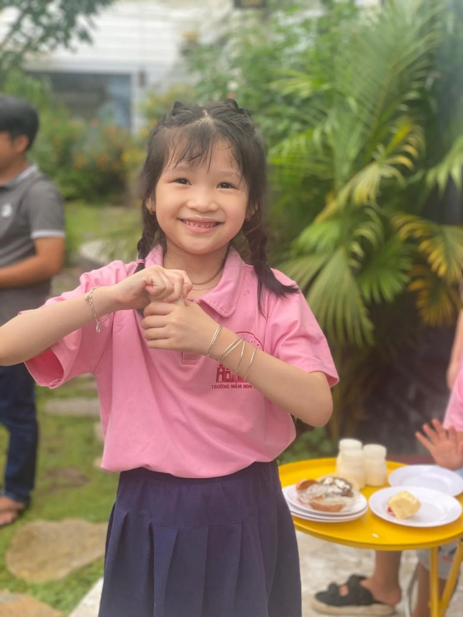 children in Window Homestay