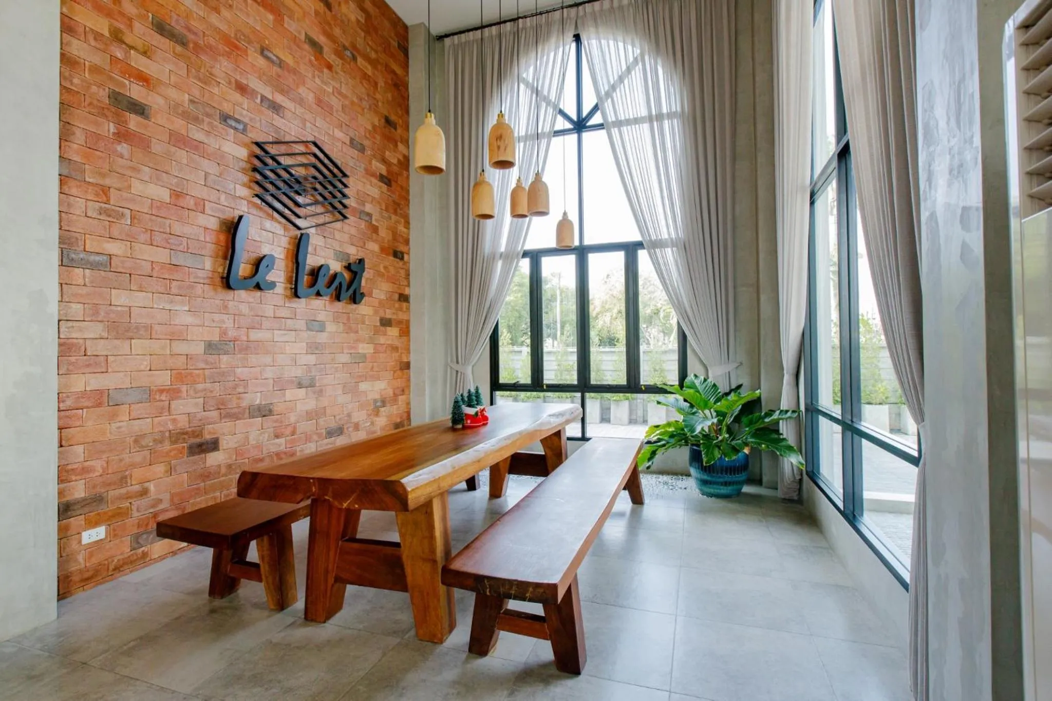 Lobby or reception in Le Lert Hotel Ratchaburi
