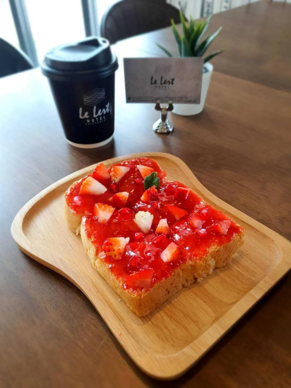 Food and drinks in Le Lert Hotel Ratchaburi