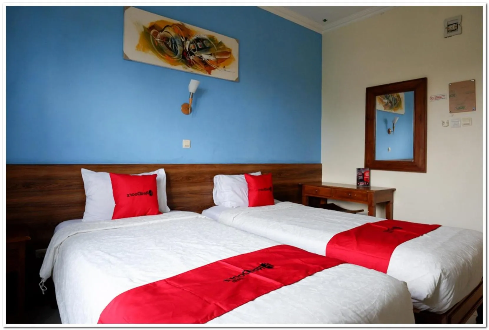 Bedroom in RedDoorz near Lempuyangan Train Station