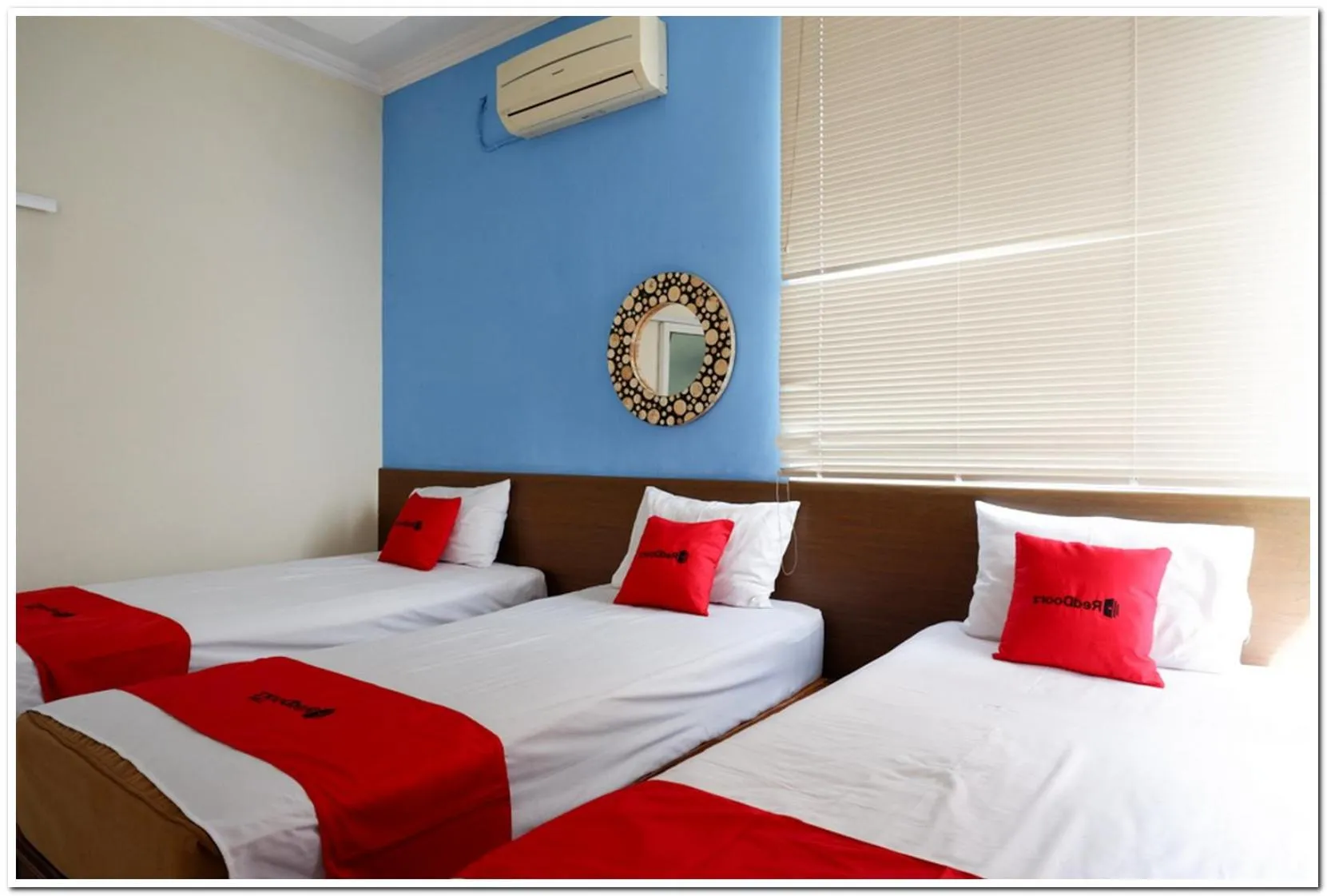 Bedroom in RedDoorz near Lempuyangan Train Station