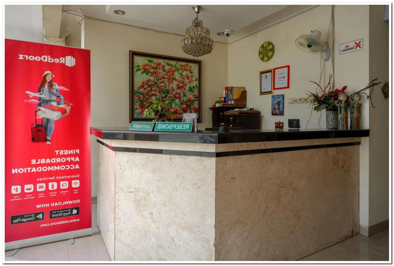 Lobby or reception, Lobby/Reception in RedDoorz near Lempuyangan Train Station