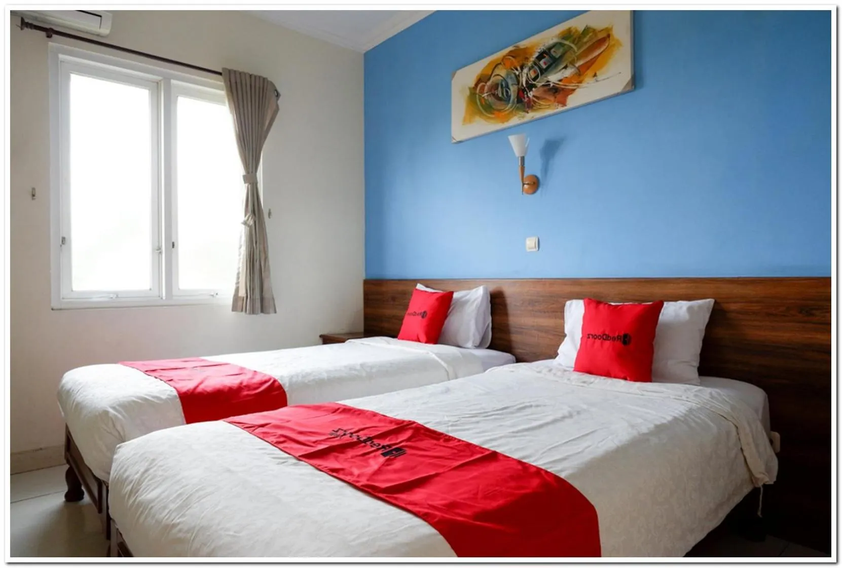 Bedroom in RedDoorz near Lempuyangan Train Station