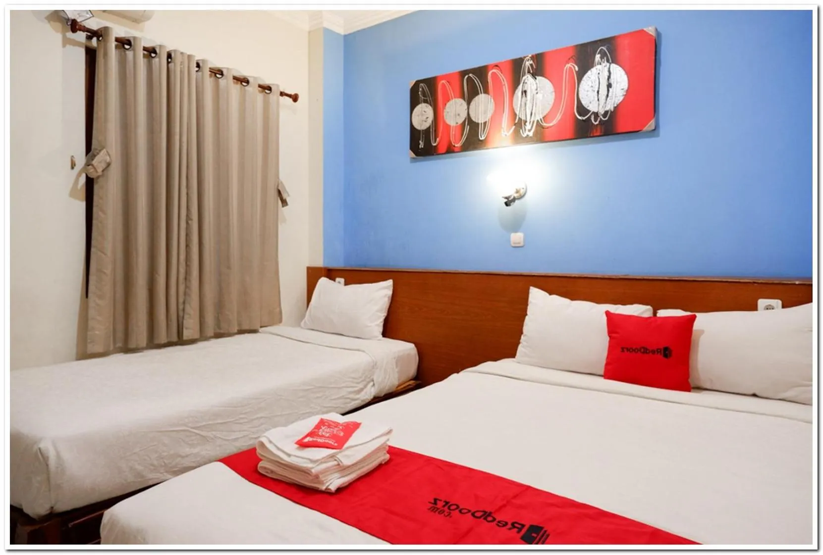 Bedroom in RedDoorz near Lempuyangan Train Station