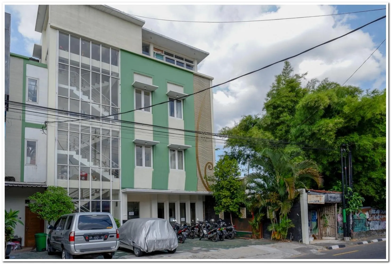 Property Building in RedDoorz near Lempuyangan Train Station