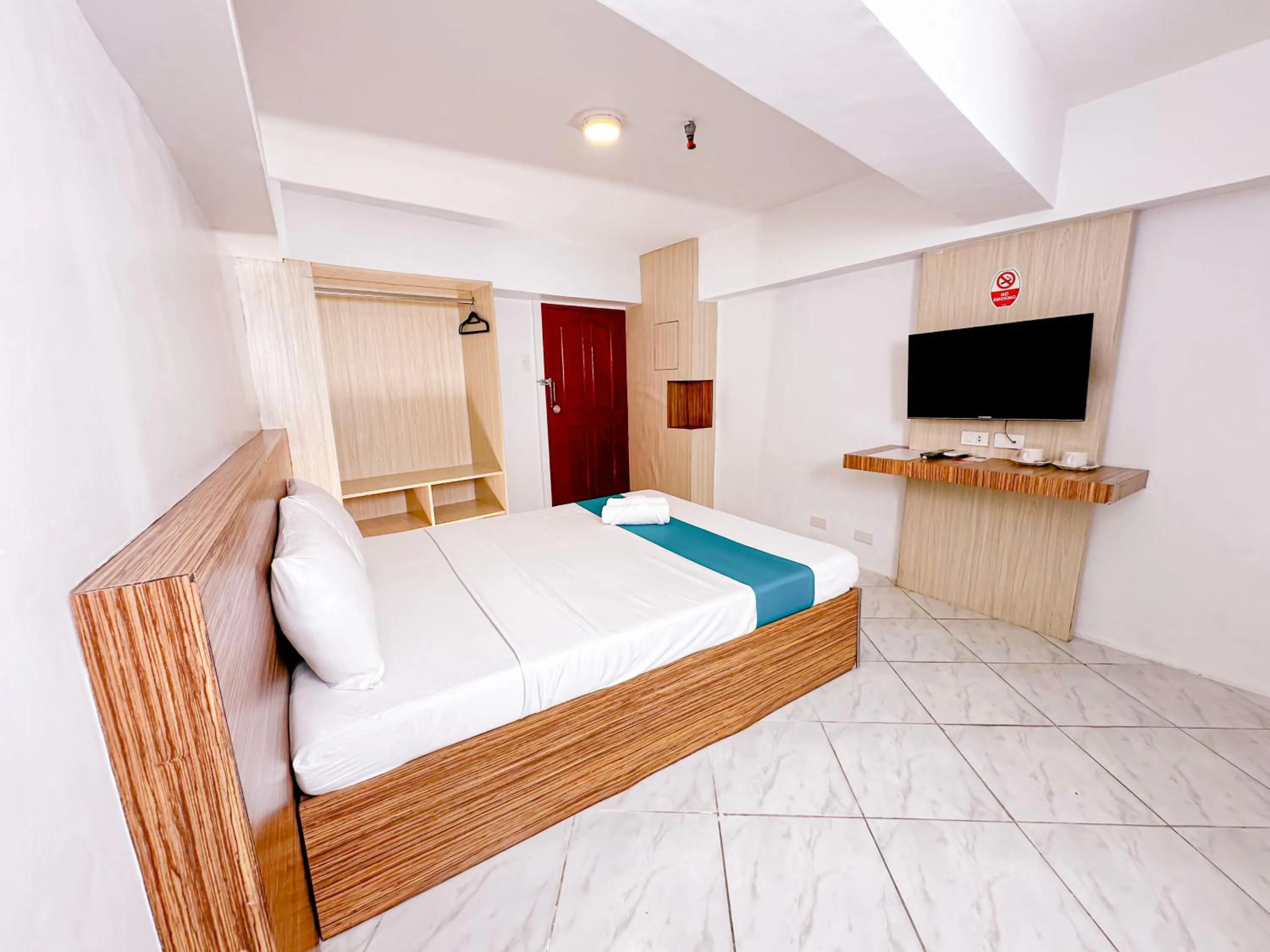 Photo of the whole room, Bed in Circuit Hostel