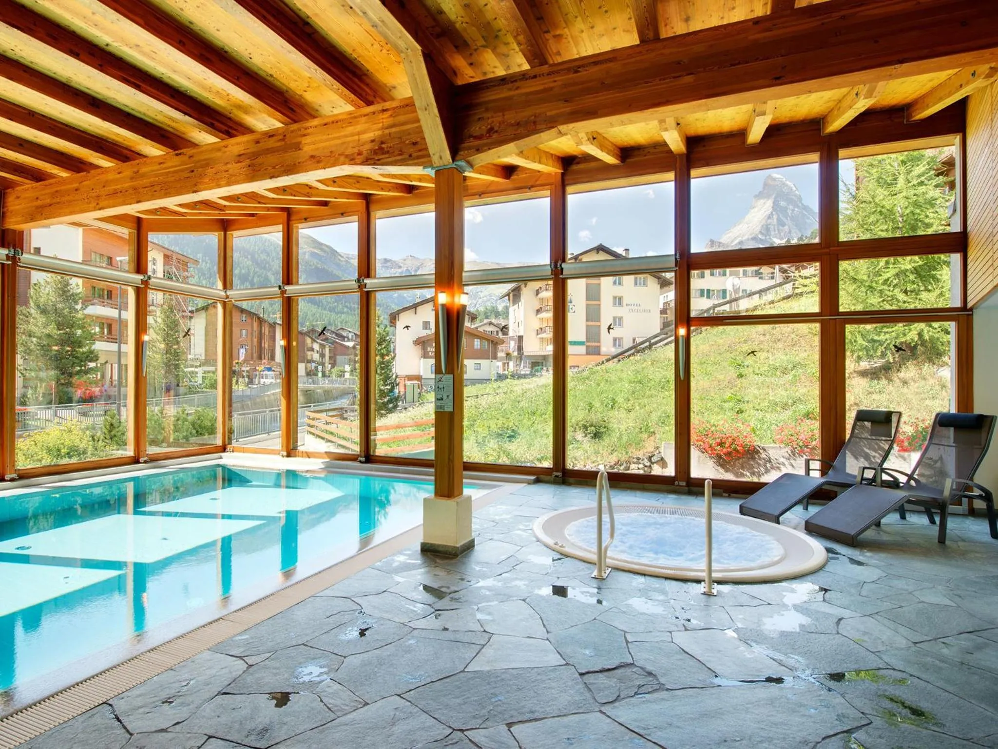 Swimming pool in Hotel Metropol & Spa Zermatt