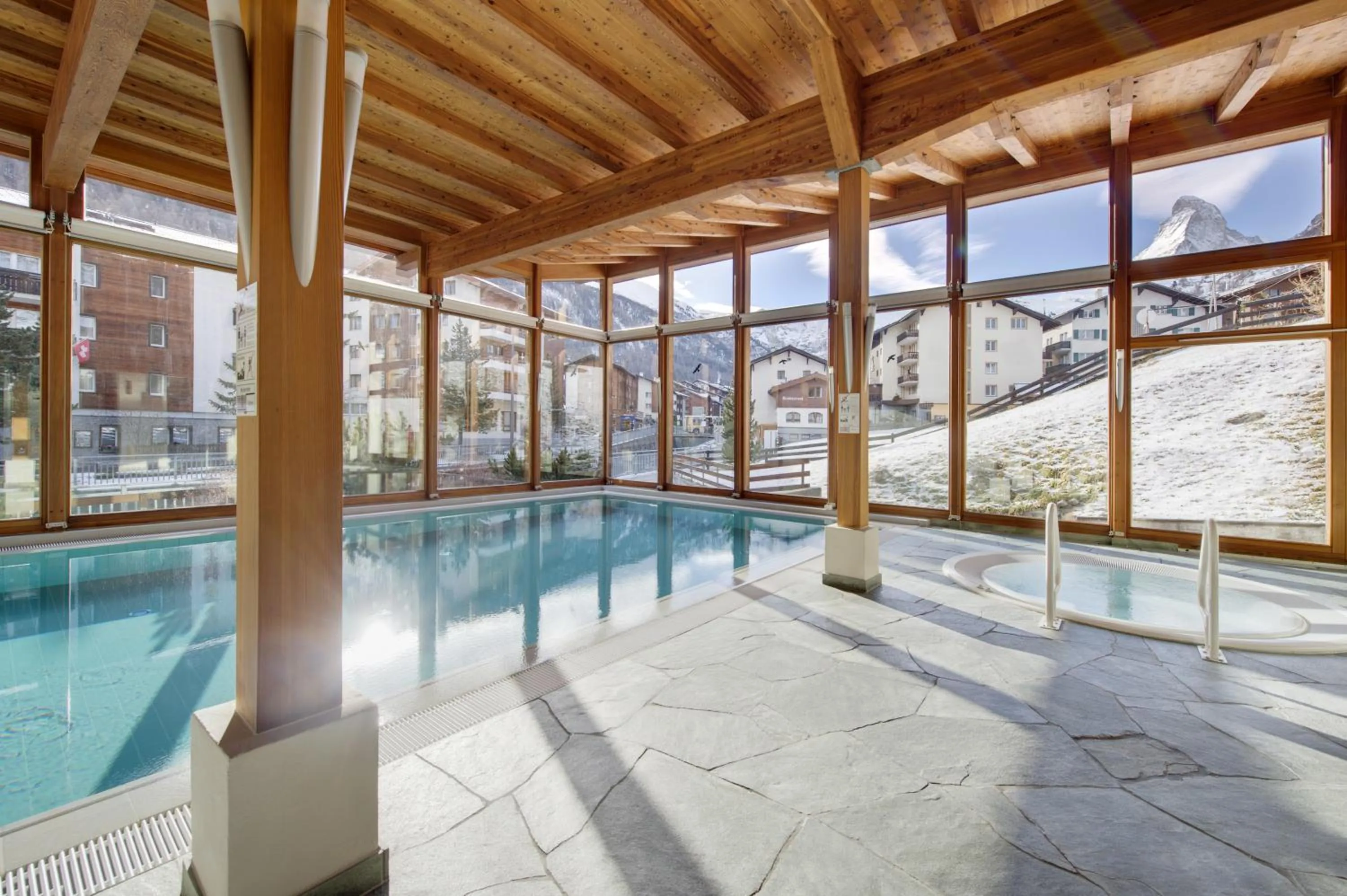 Pool view in Hotel Metropol & Spa Zermatt