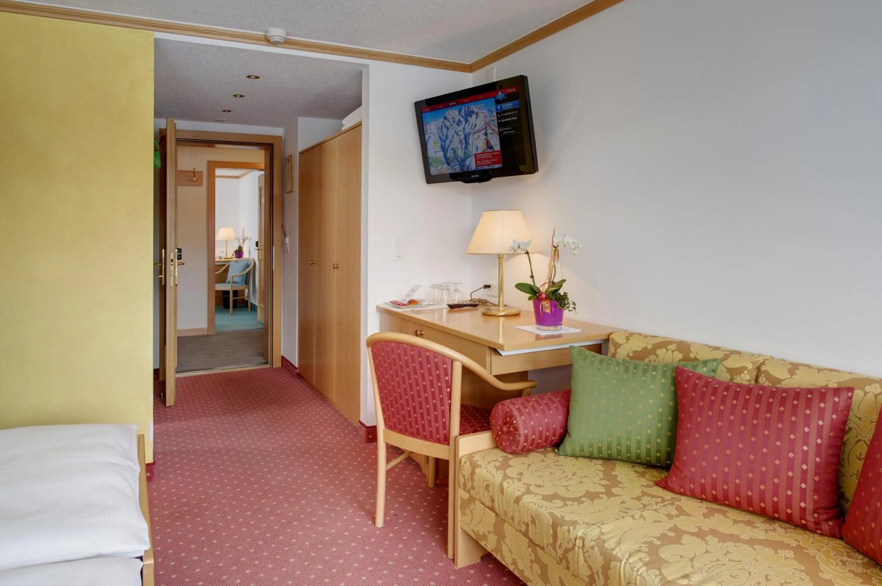 Decorative detail, Bed in Hotel Metropol & Spa Zermatt