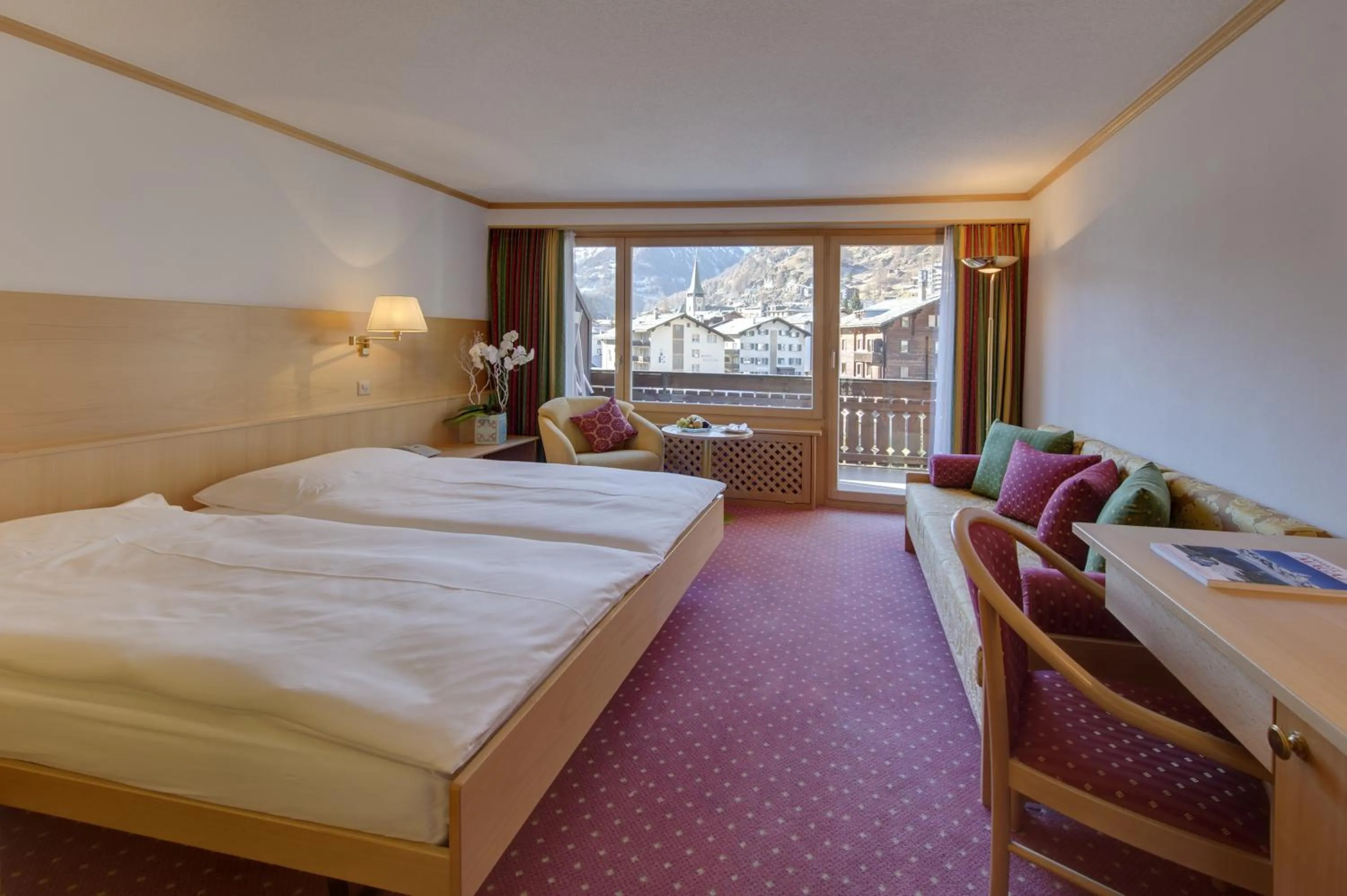 Decorative detail, Bed in Hotel Metropol & Spa Zermatt