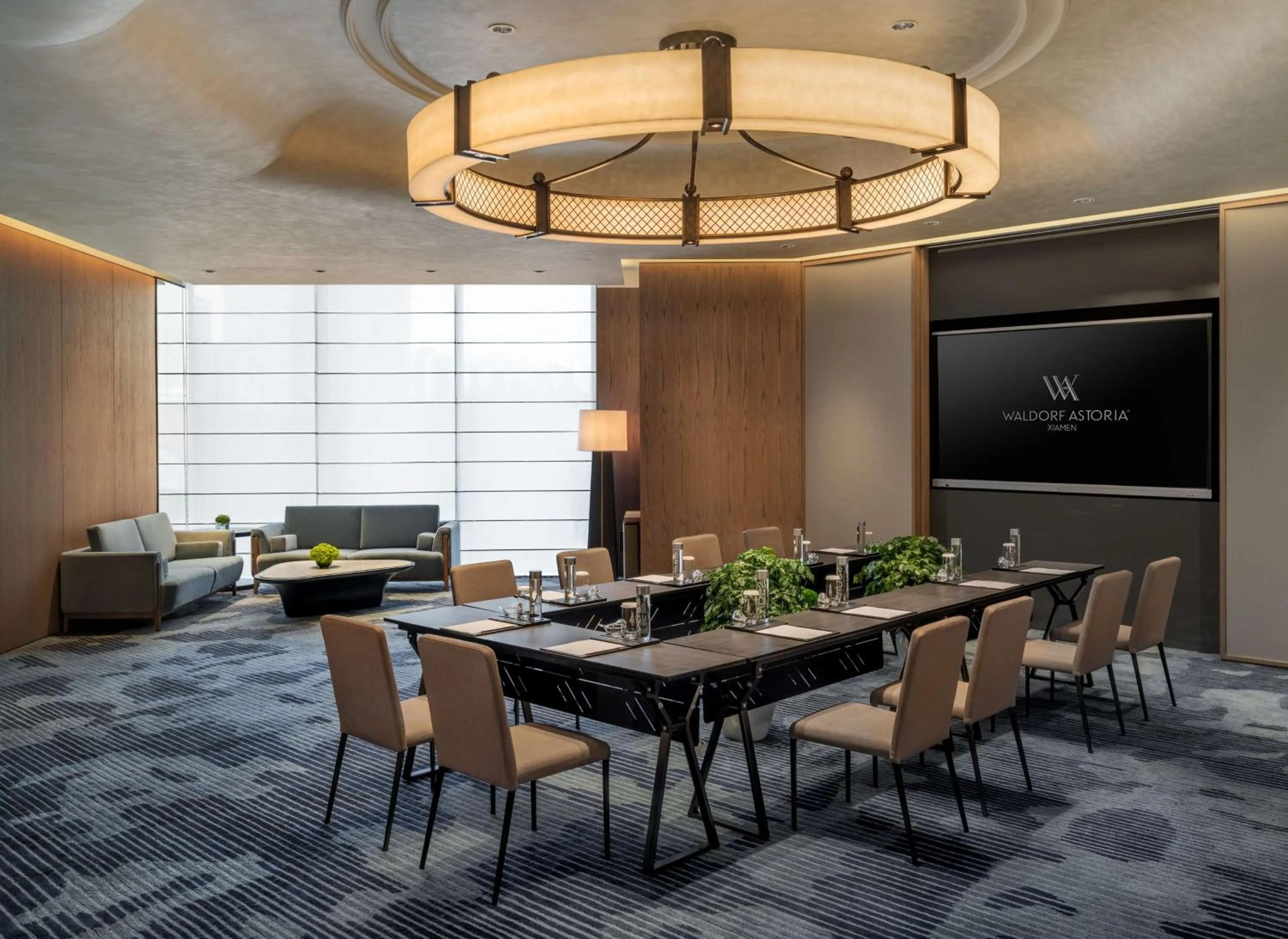 Meeting/conference room in Waldorf Astoria Xiamen