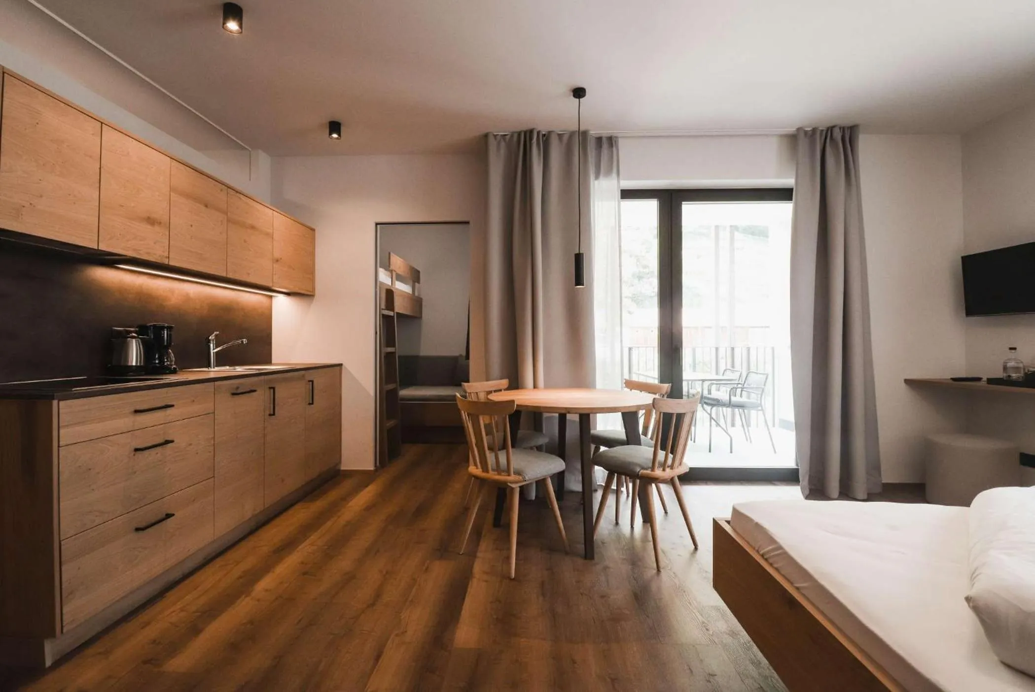 Photo of the whole room in Guesthouse Karnatsch