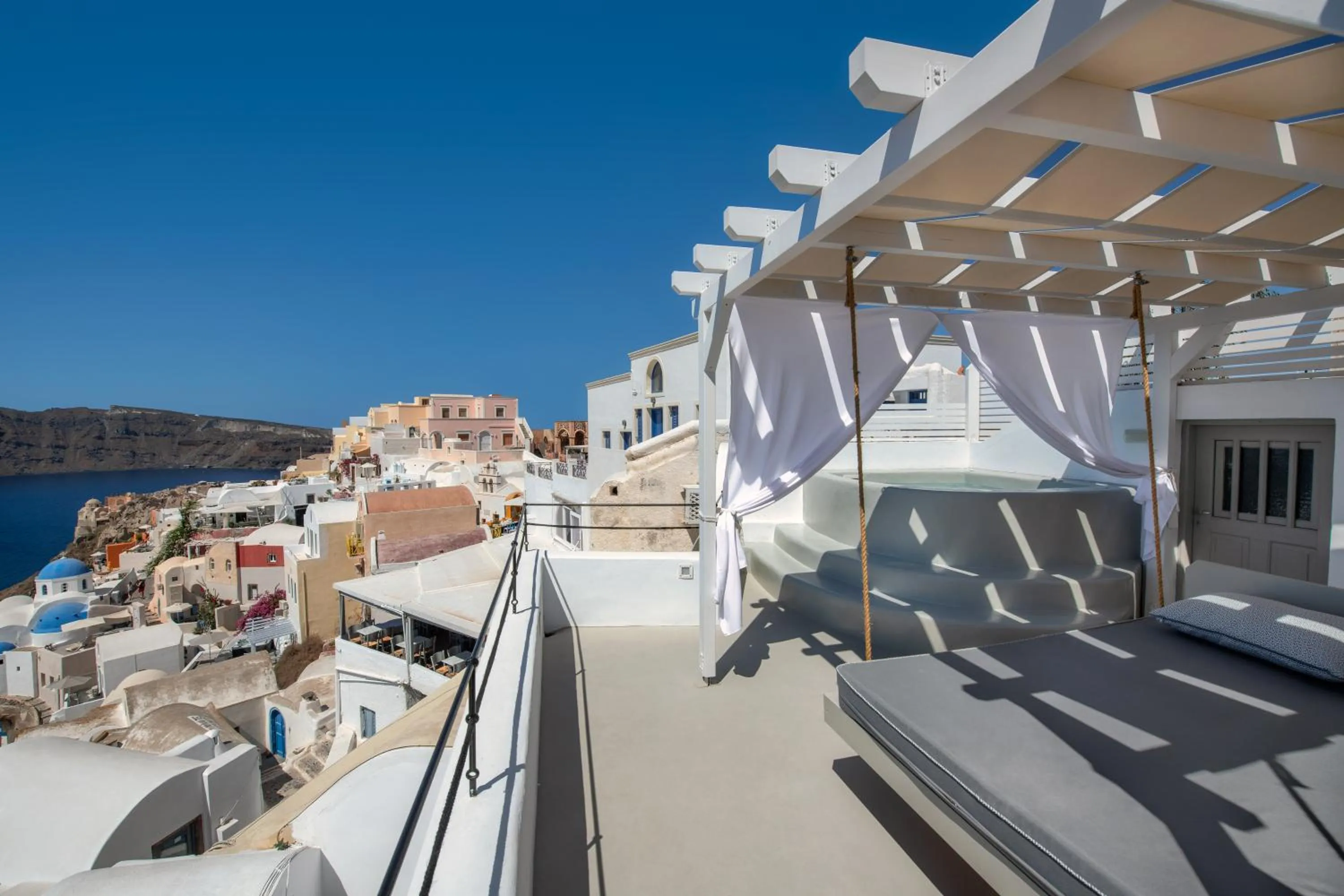 Balcony/Terrace in Kaleidoscope Oia Suites