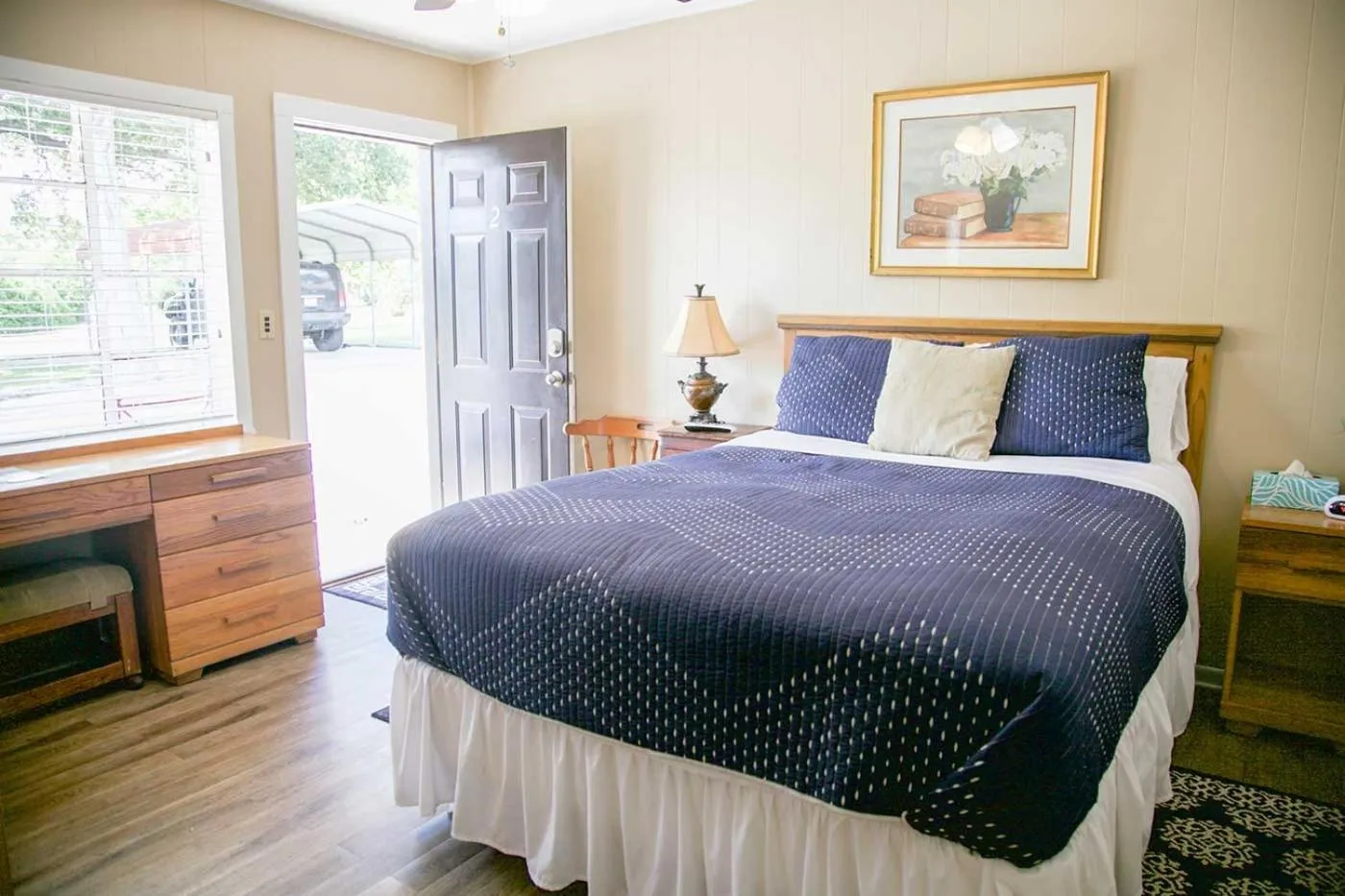 Bedroom, Bed in Shiner Country Inn