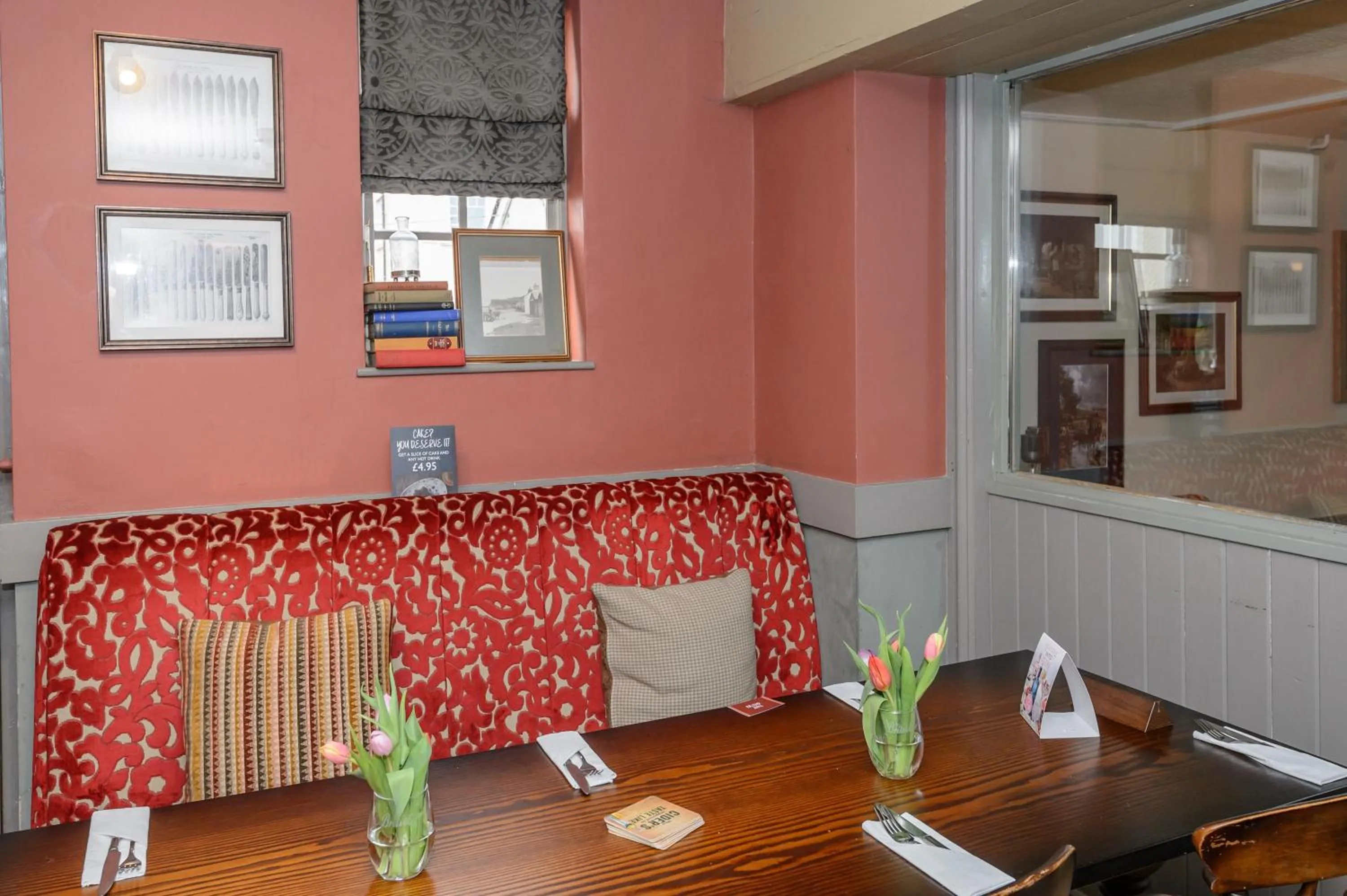 Living room in Balfour Arms