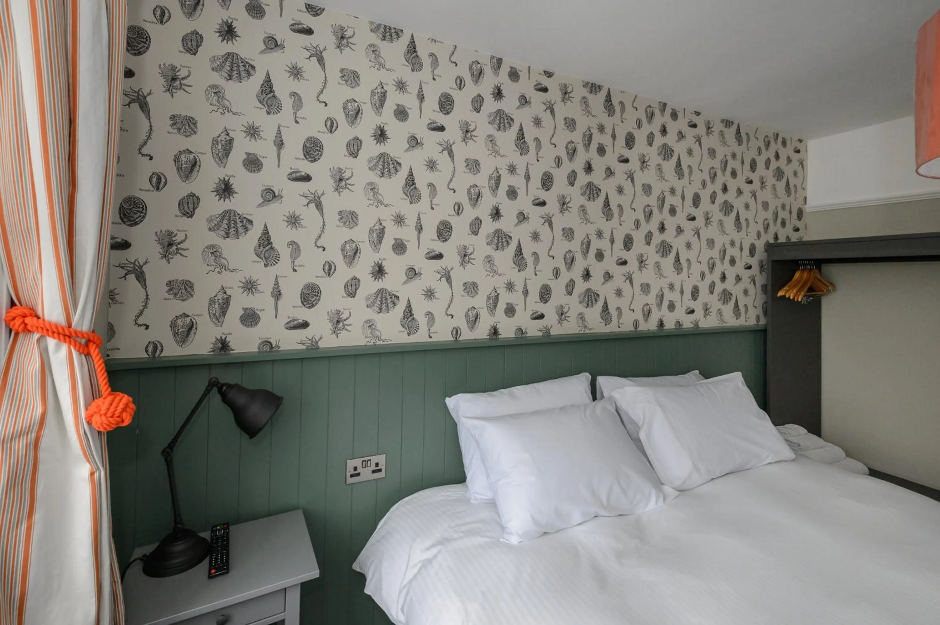 Bedroom, Bed in Balfour Arms