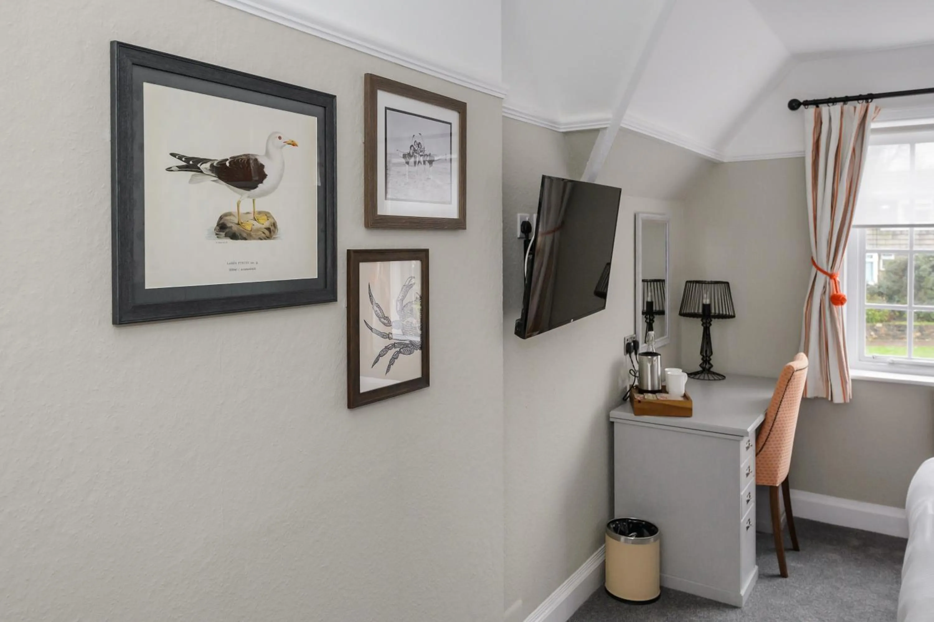 Bedroom in Balfour Arms