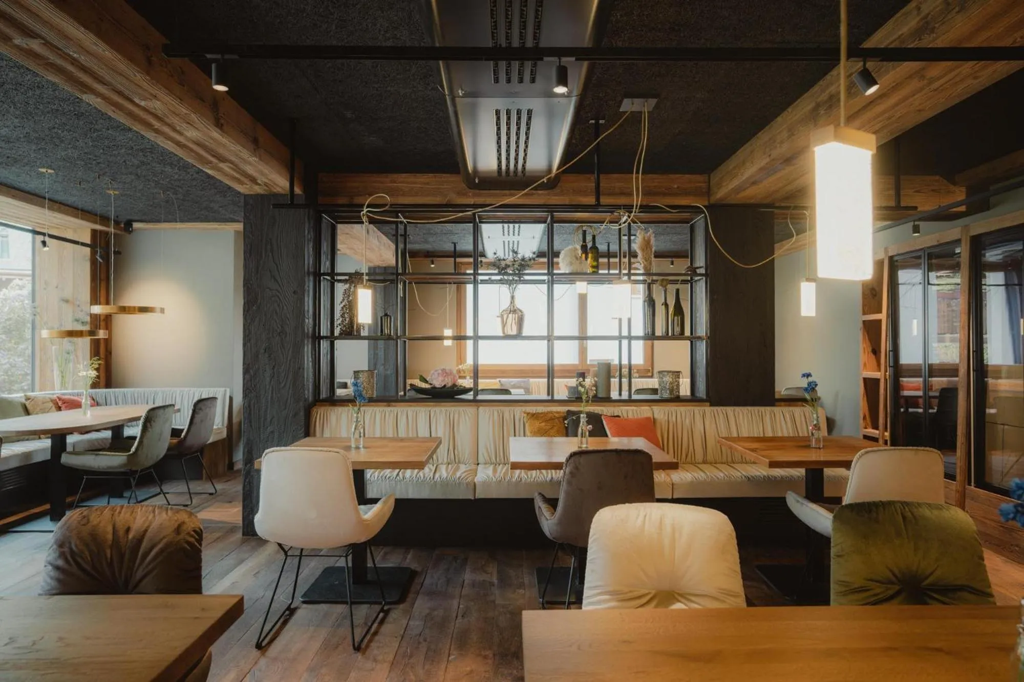 Restaurant/places to eat in Europe Hotel & Spa