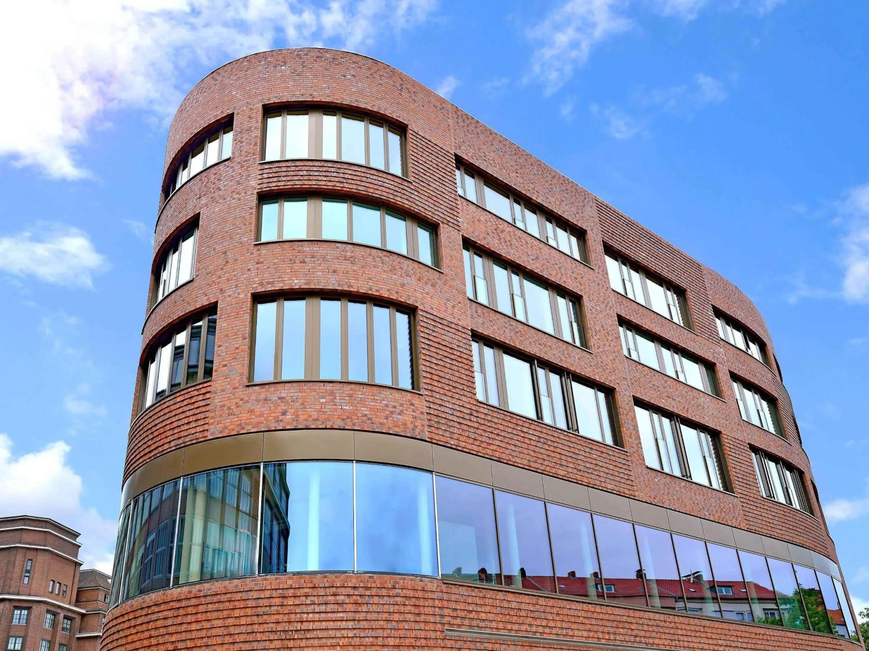 Property building in B&B Hotel Hannover-City
