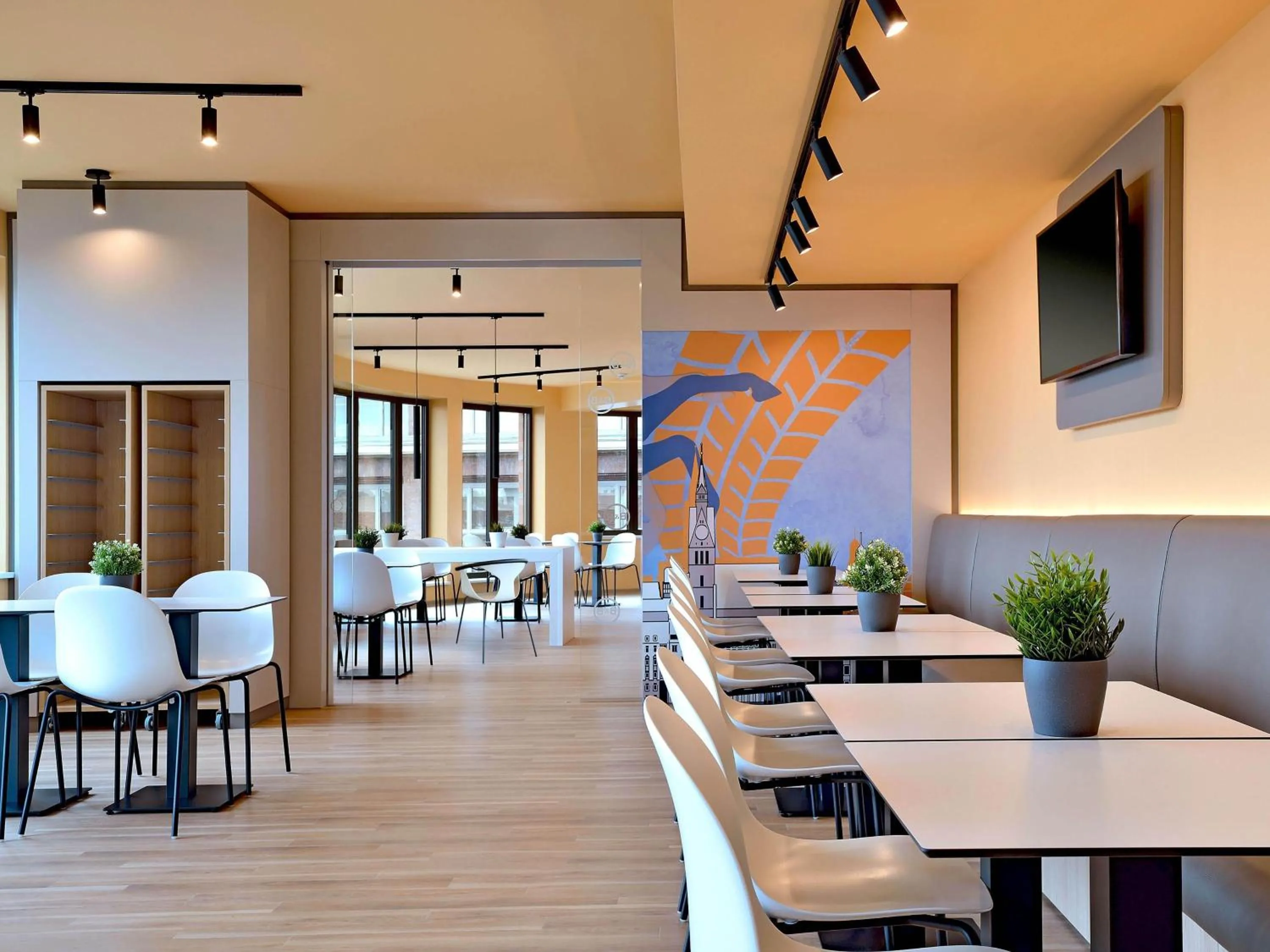 Restaurant/places to eat in B&B Hotel Hannover-City