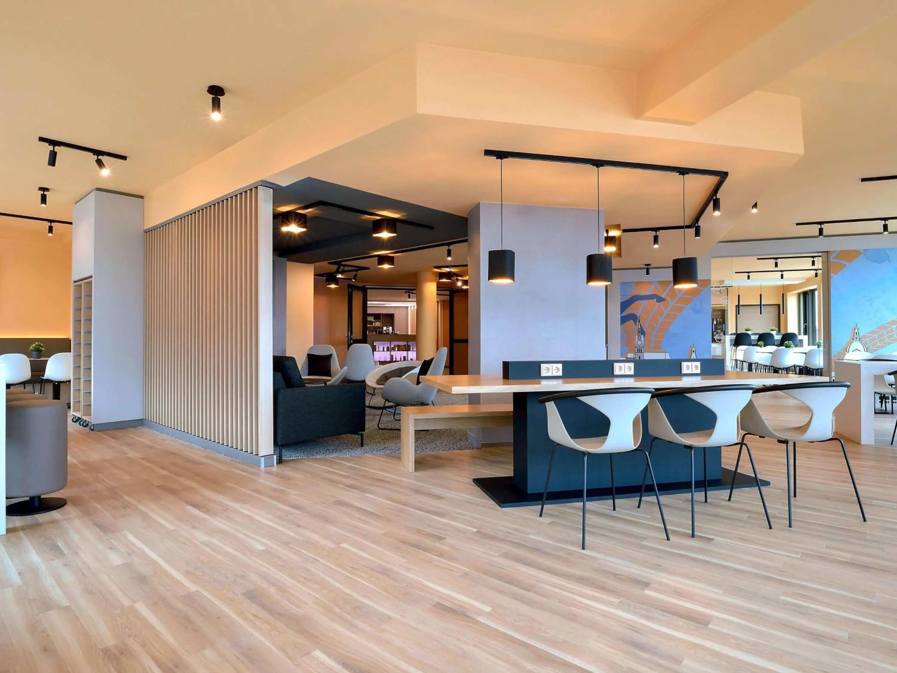 Restaurant/places to eat in B&B Hotel Hannover-City