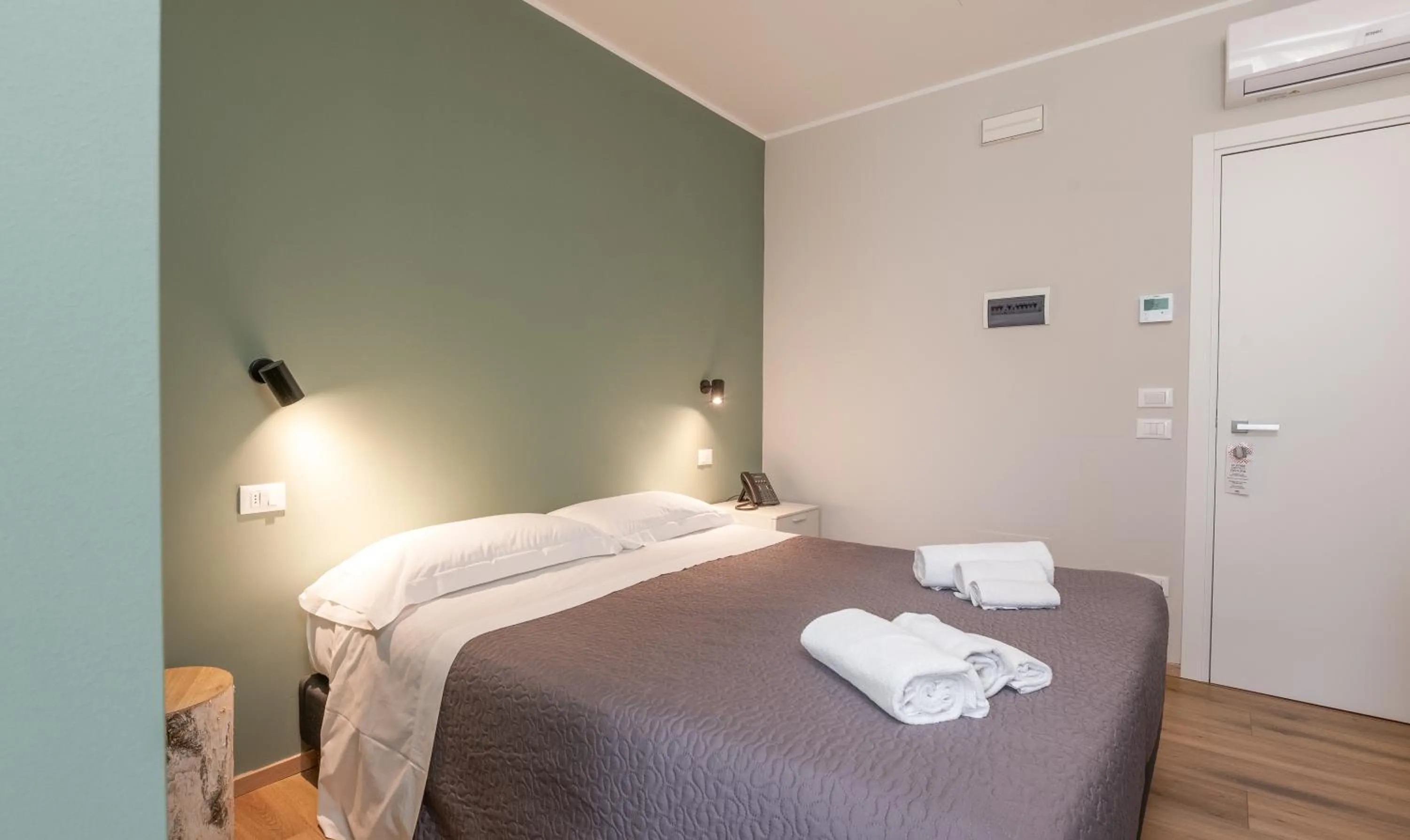 Bedroom, Bed in Hotel Perla