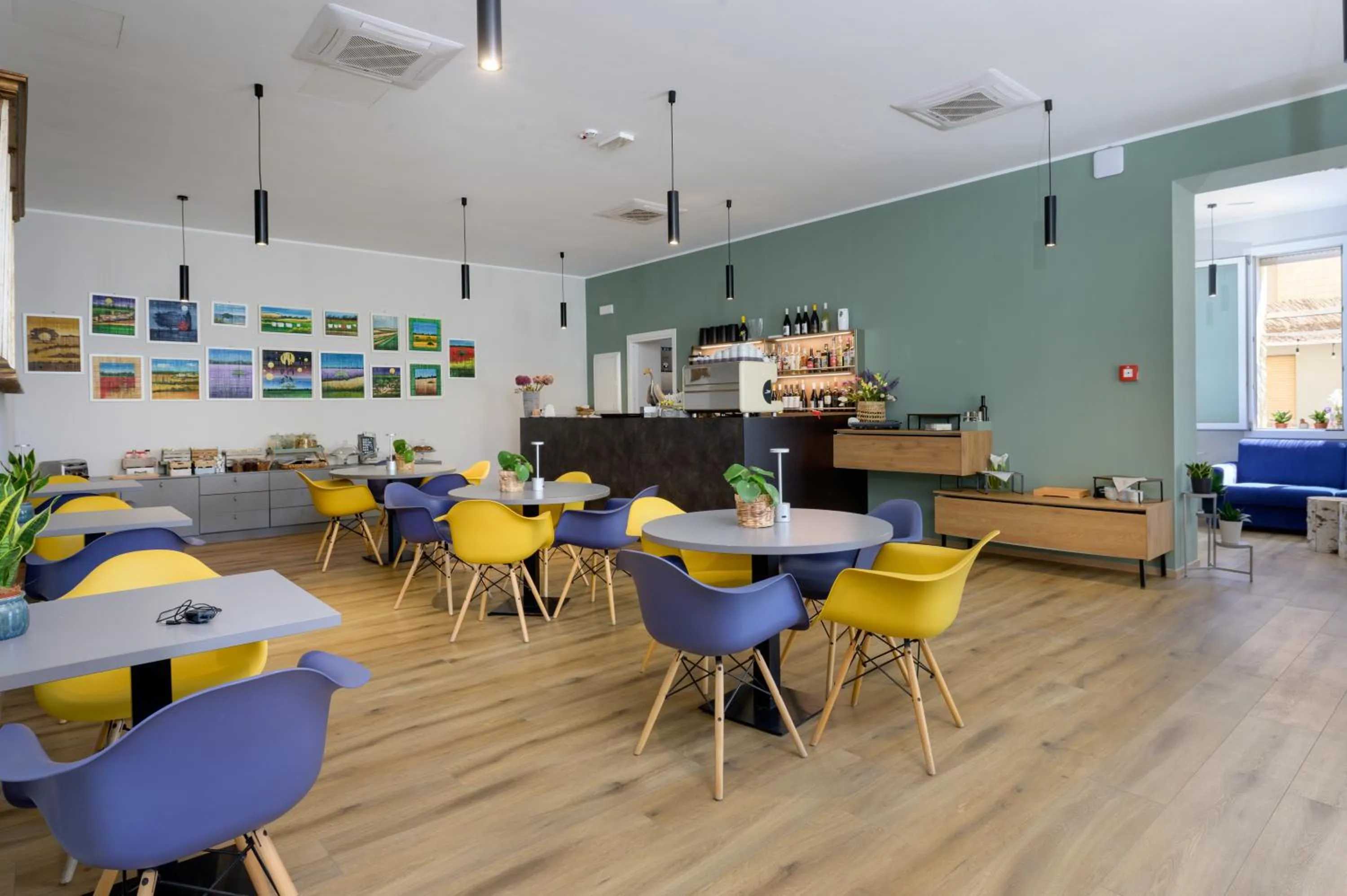 Lounge or bar in Hotel Perla