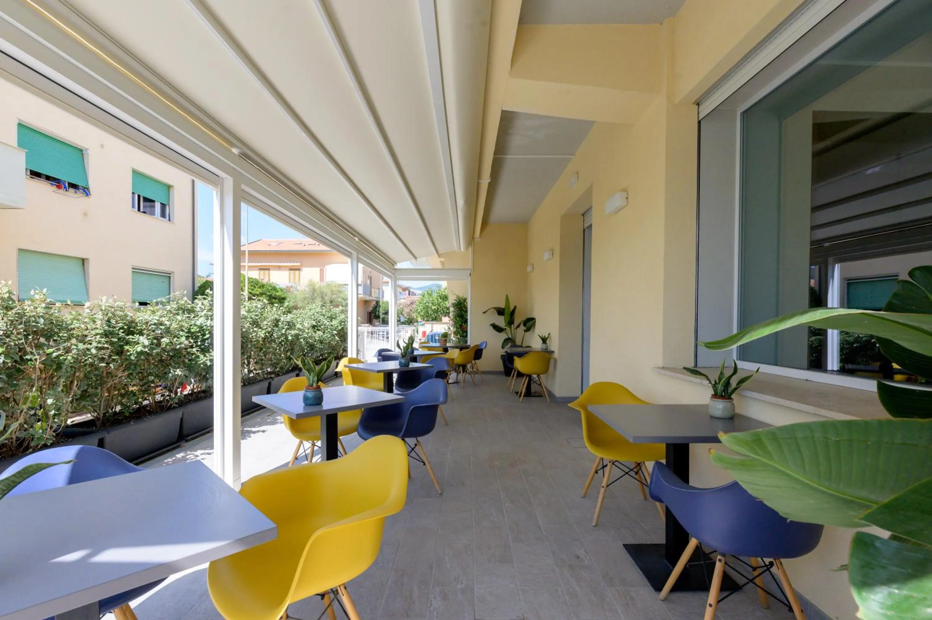 Patio in Hotel Perla