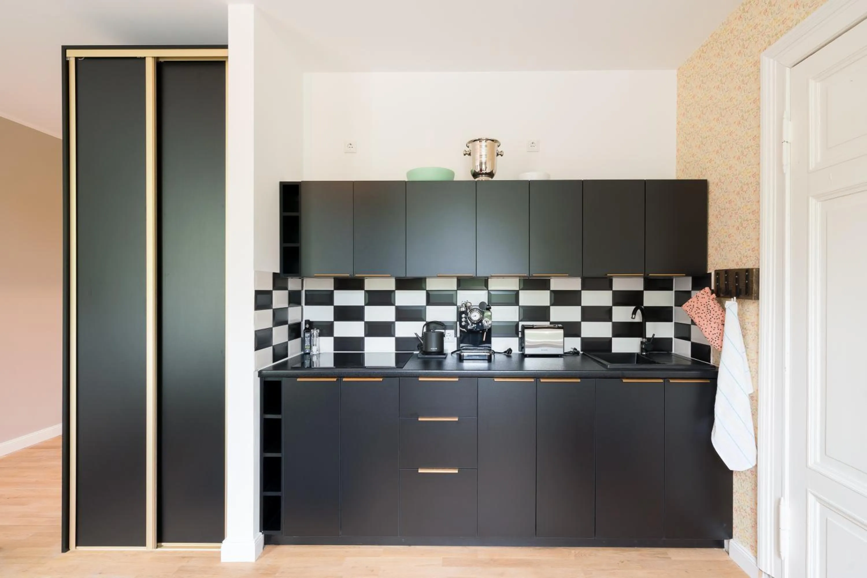 Kitchen or kitchenette in Design Apartments - "Villa Arnim"