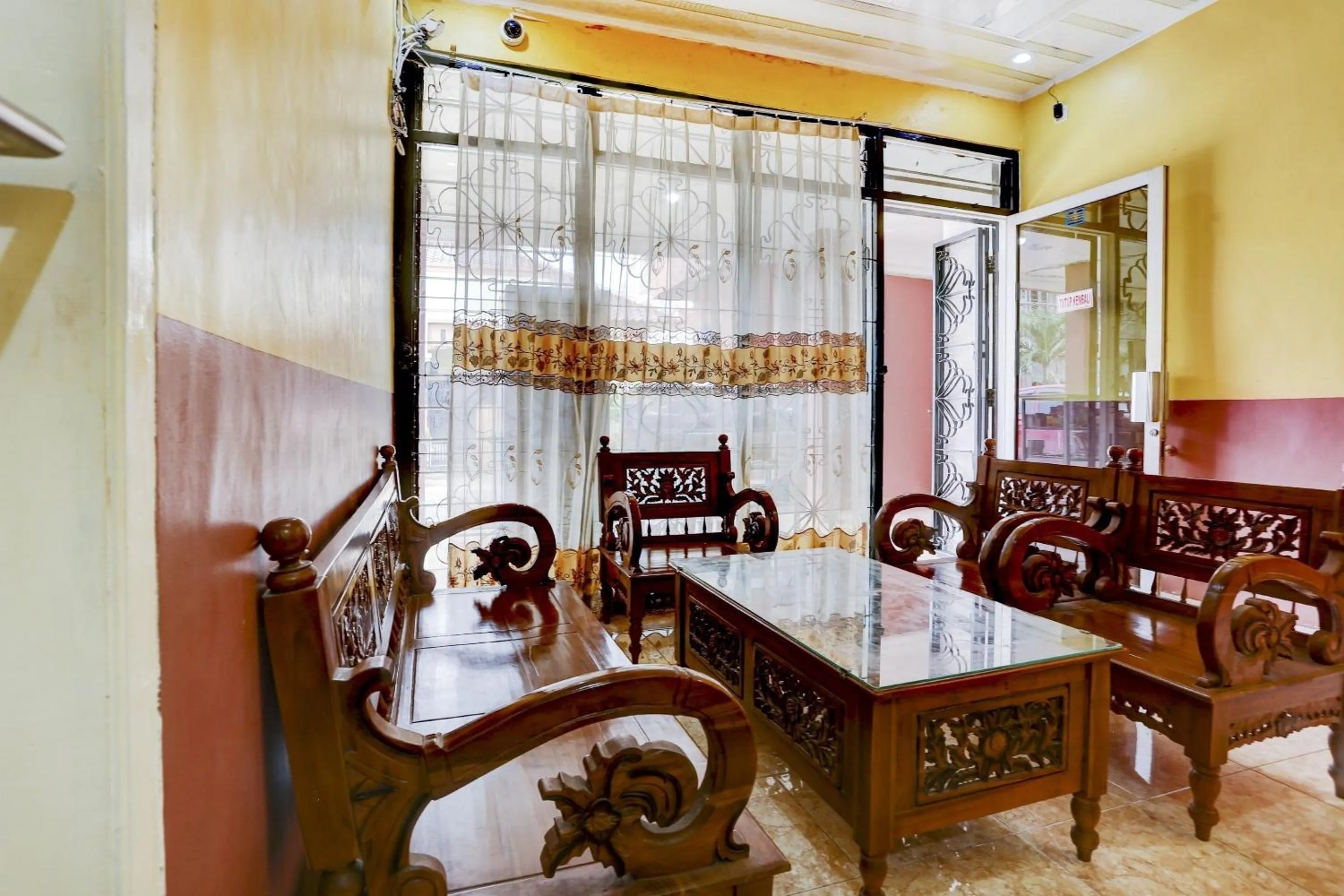 Lobby or reception in OYO Life 90190 Asha Kost Syariah